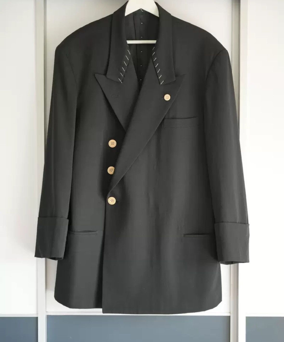 Yohji Yamamoto Yohji Yamamoto 98aw white button hand sewn open thread suit Size US S / EU 44-46 / 1 - 3 Thumbnail