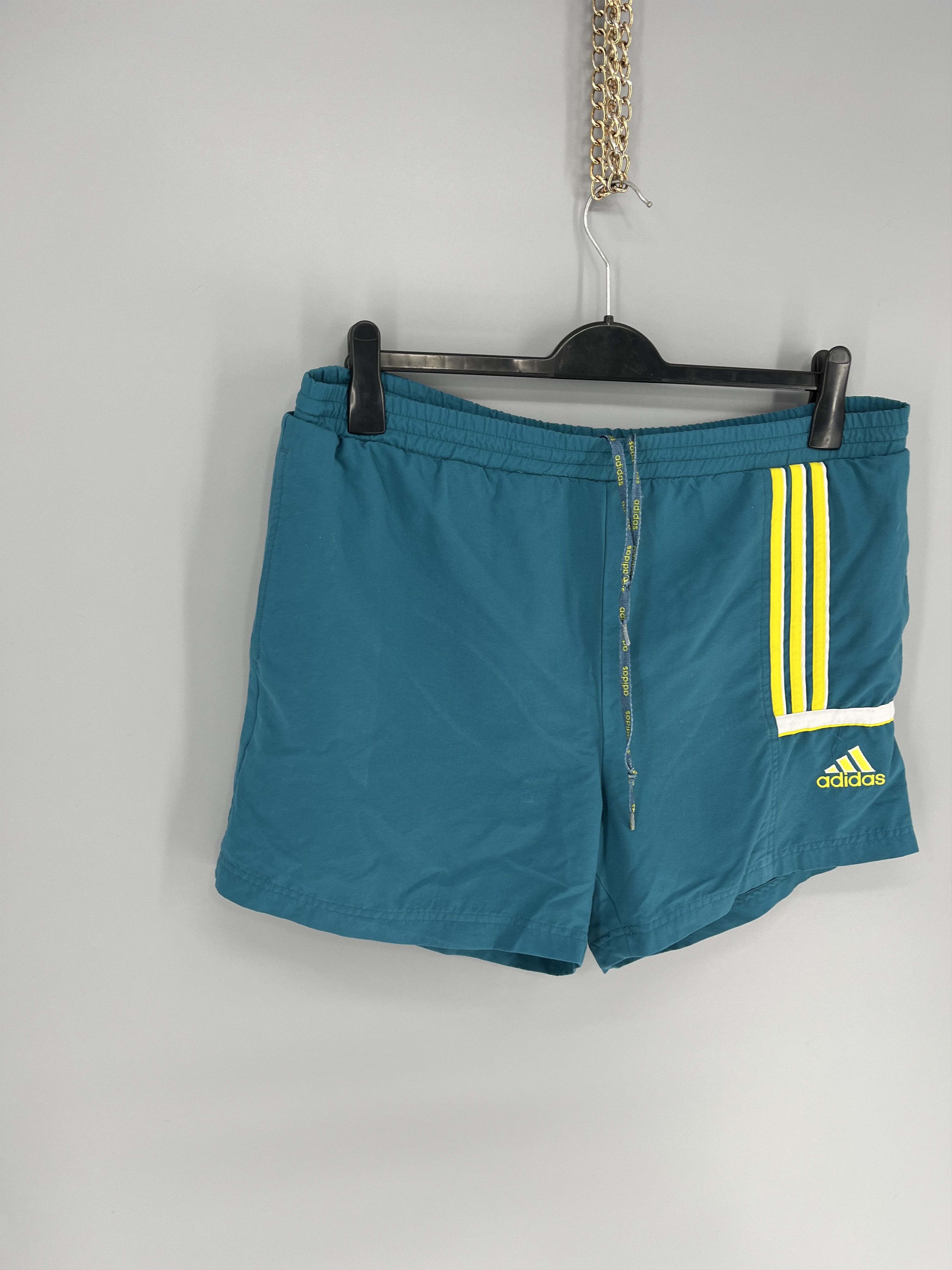 Adidas × Vintage Vintage 90s Adidas Stripes Shorts Streetwear Fashion Size US 36 / EU 52 - 3 Thumbnail