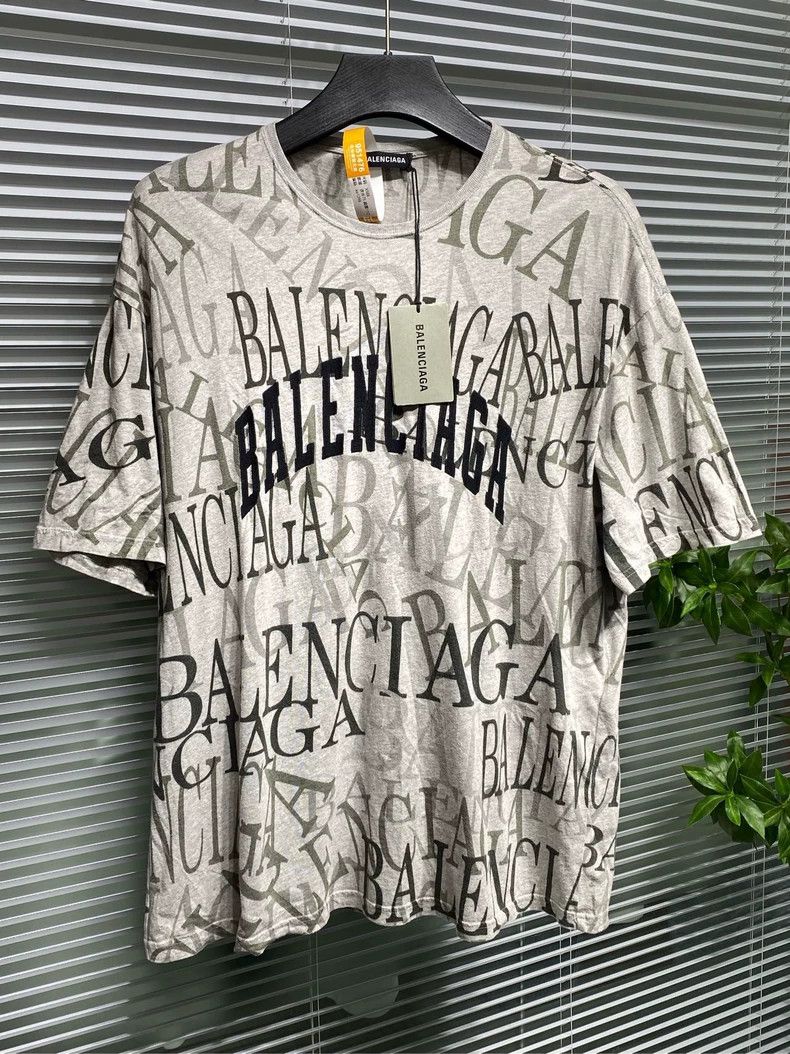 Balenciaga Balenciaga Make the old bullet screen logo short sleeves 25 Size US XS / EU 42 / 0 - 4 Thumbnail