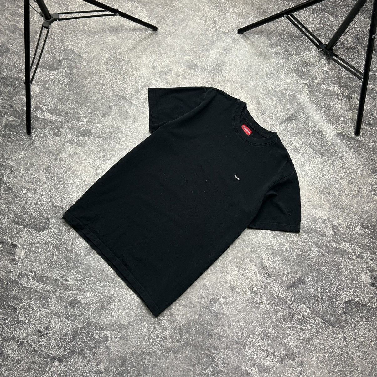 Supreme Mens Supreme Small logo Streetwear y2k basic tee Size US XL / EU 56 / 4 - 1 Thumbnail