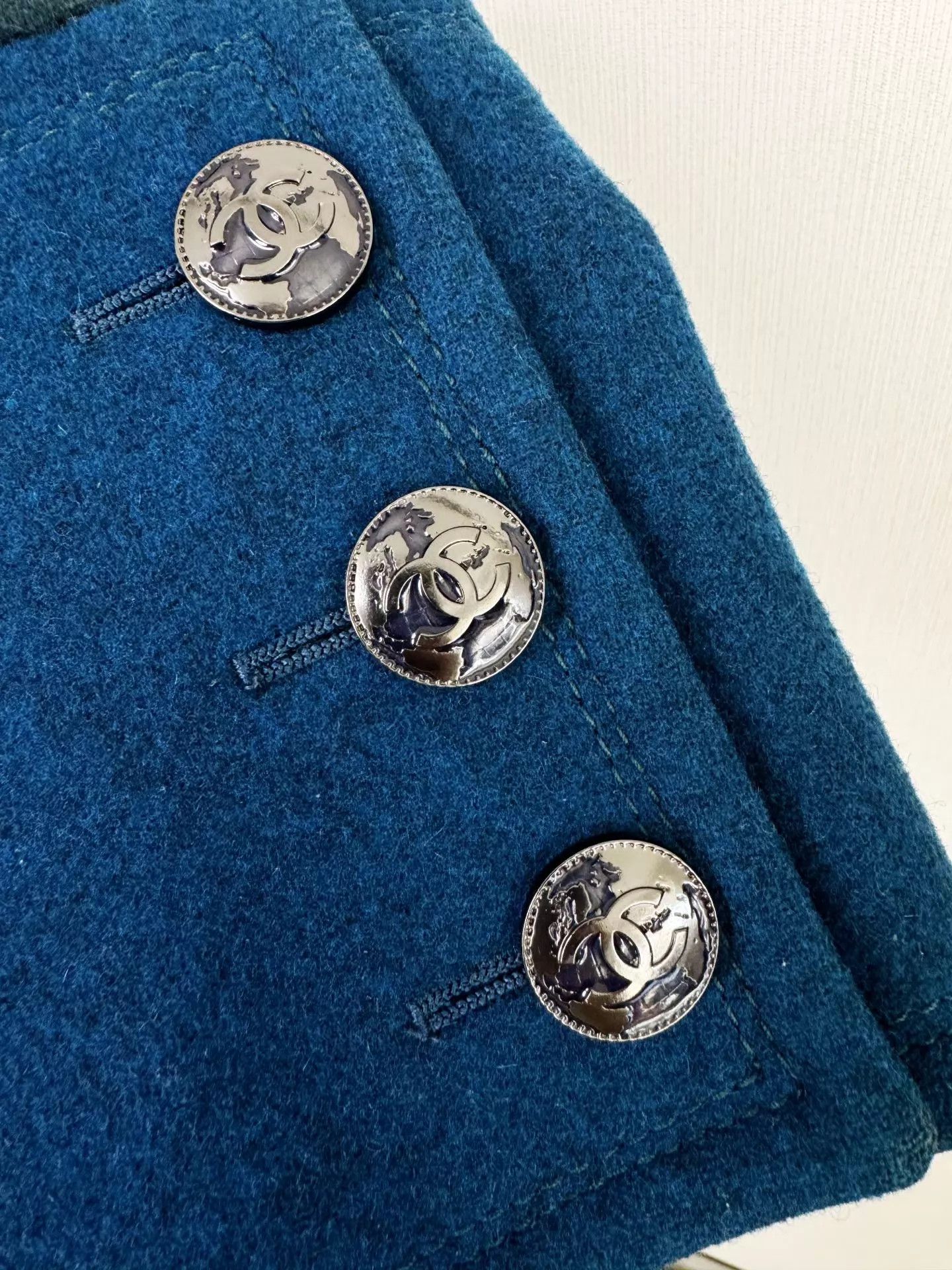 Chanel Chanel Earth Wool Coat 34 Authentic Near New Size XS / US 0-2 / IT 36-38 - 3 Thumbnail