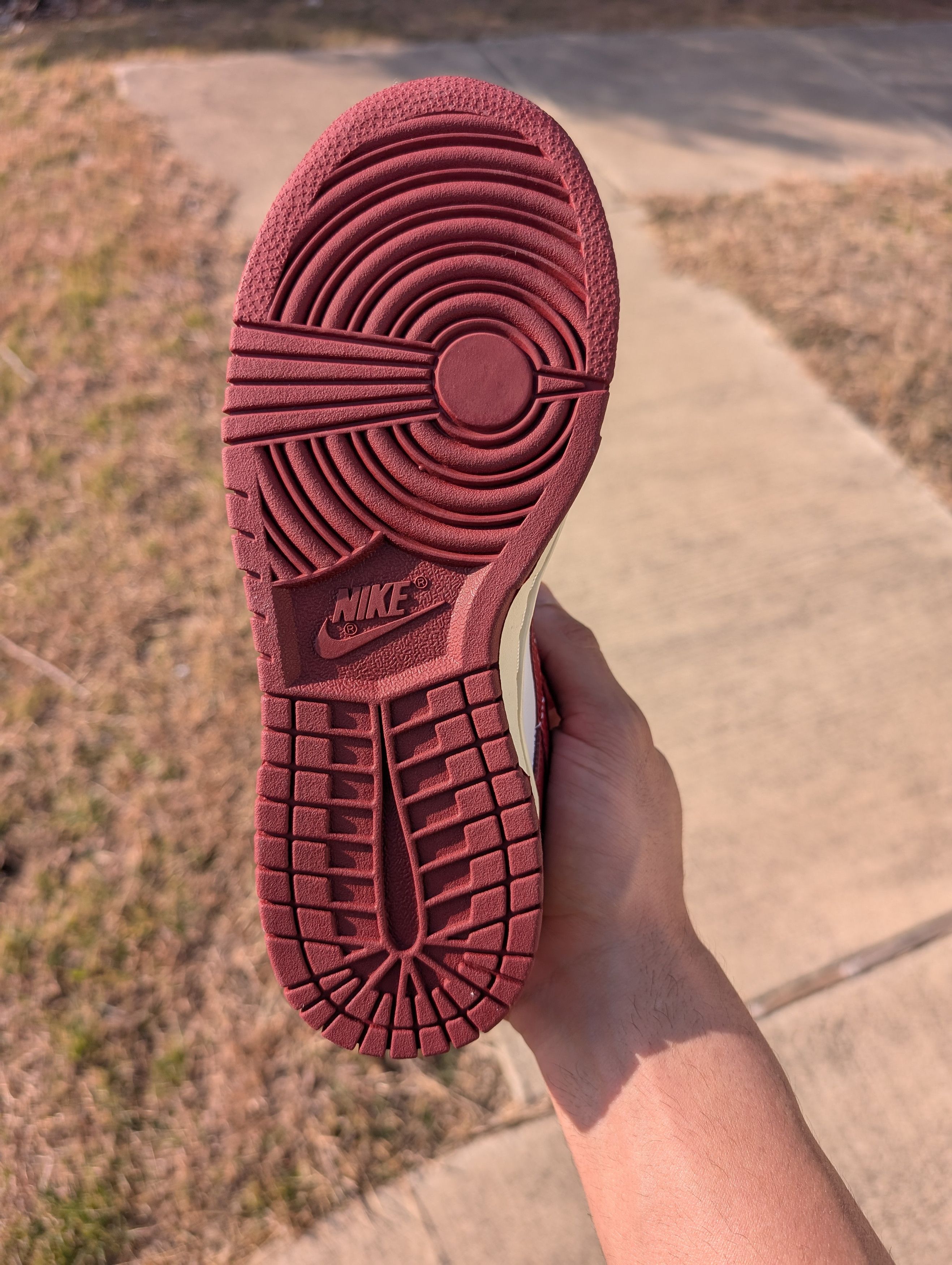 Nike Vintage Red Dunk Low Size US 5 / EU 37 - 14 Thumbnail
