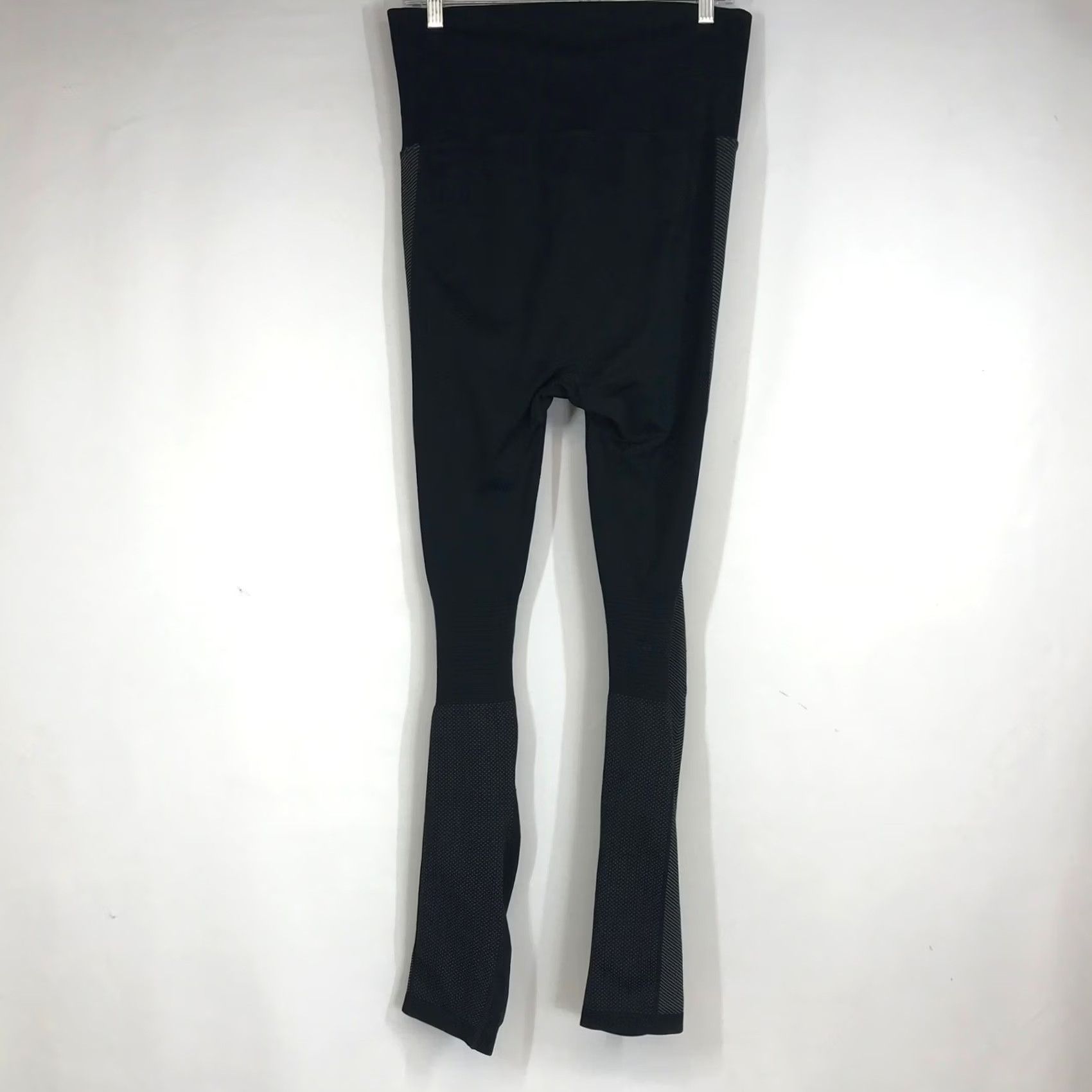 Nike Nike Dri-Fit Leggings Women's Size M Black Chevron Pattern Athletic Size 32" / US 10 / IT 46 - 5 Thumbnail