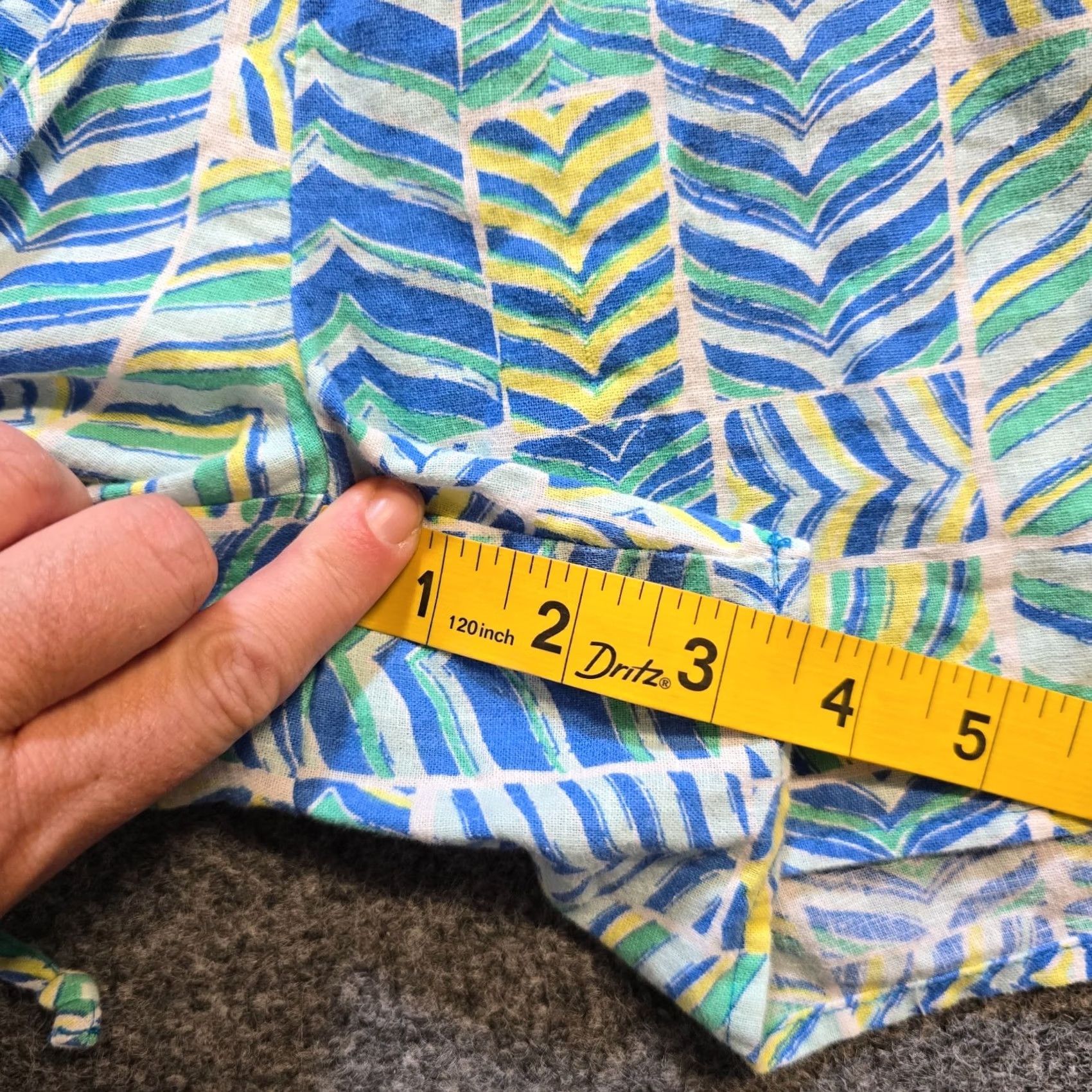 Vineyard Vines Vineyard Vines Shorts Womens Size Small Blue Linen Blend 3 Inch Pull On Beachy Casual Geometric Pattern Shirt Womens Size 28" / US 6 / IT 42 - 6 Thumbnail