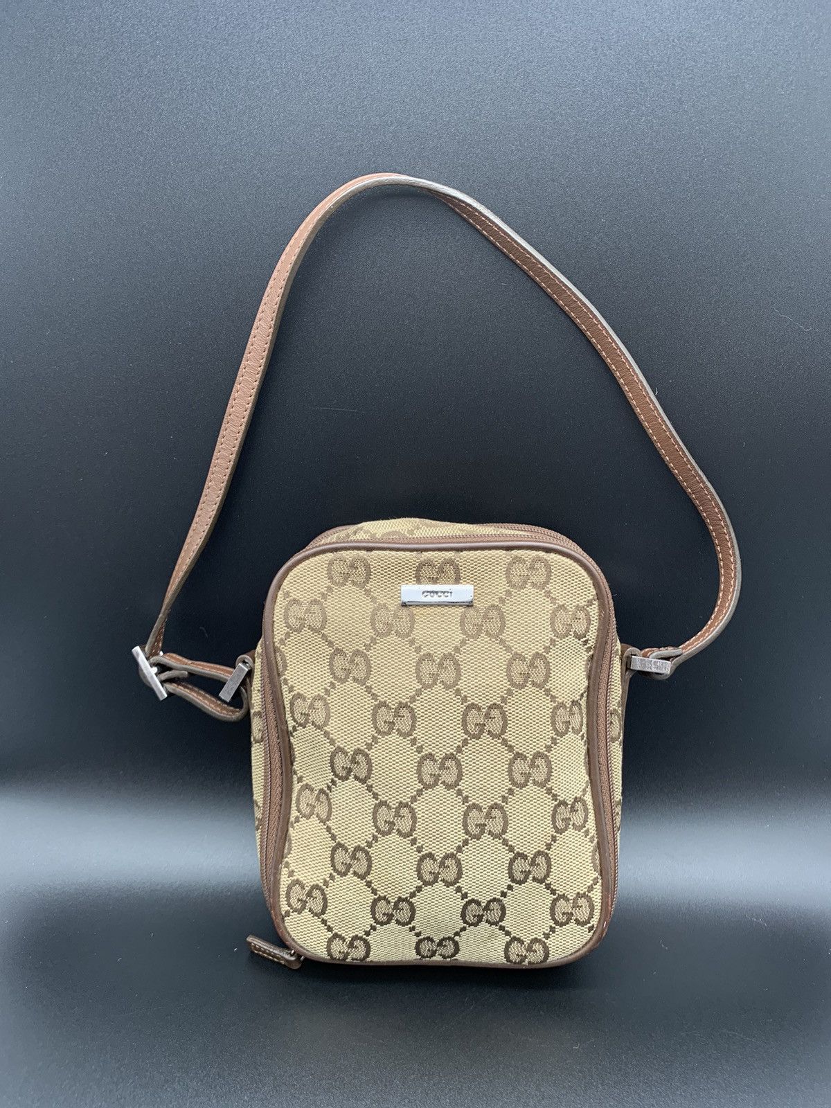 Authentic gucci sling bag sales