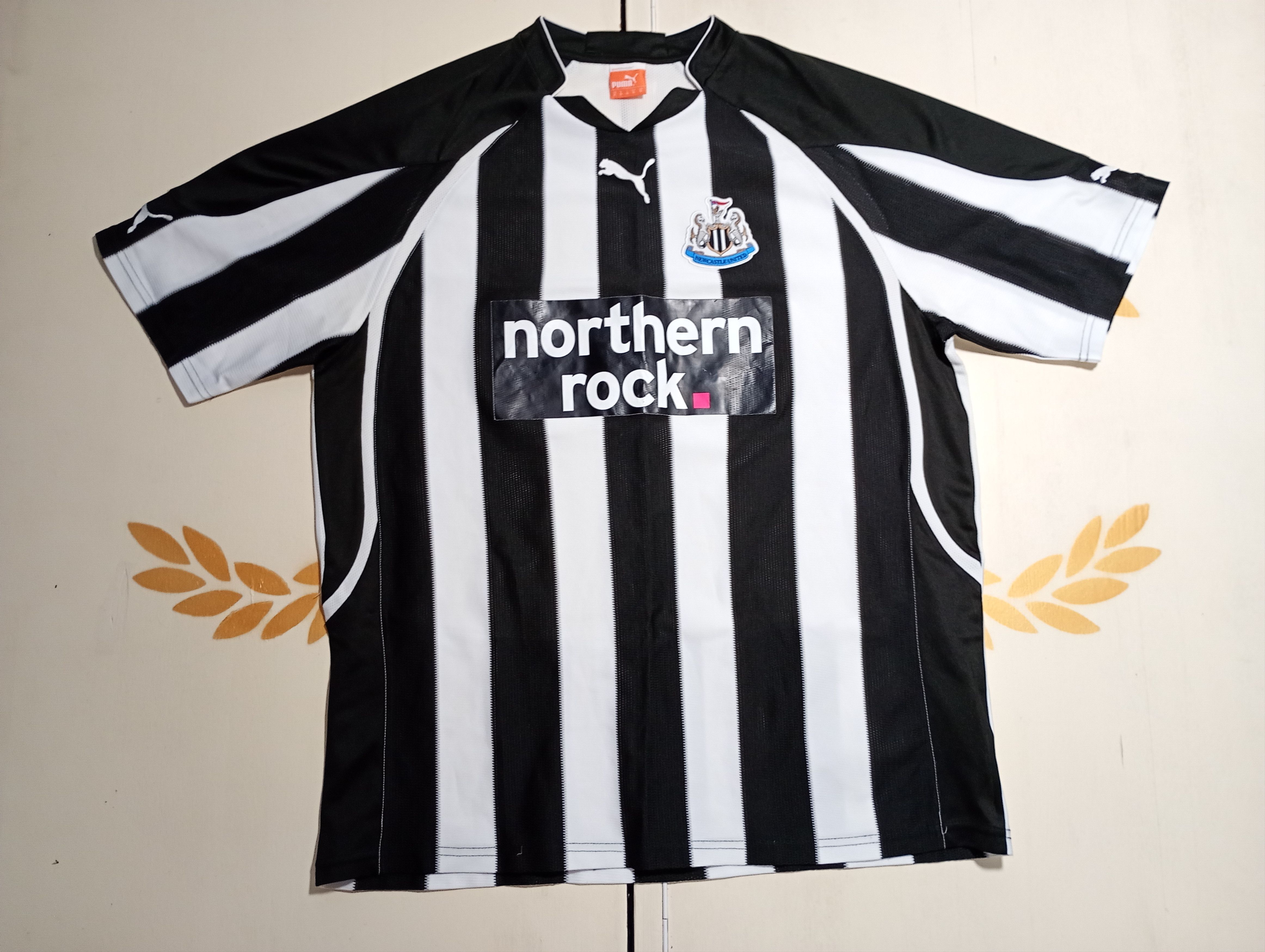 Puma Puma Newcastle United Home Jersey 2010-2011 Size US XL / EU 56 / 4 - 1 Thumbnail