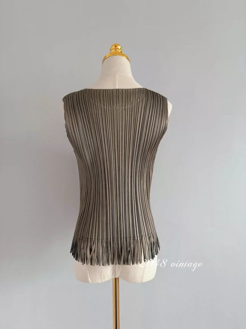 Issey Miyake issey miyake size：one size Golden glitter pleated top 2506- Size XXS / US 00 / IT 34 - 2 Thumbnail