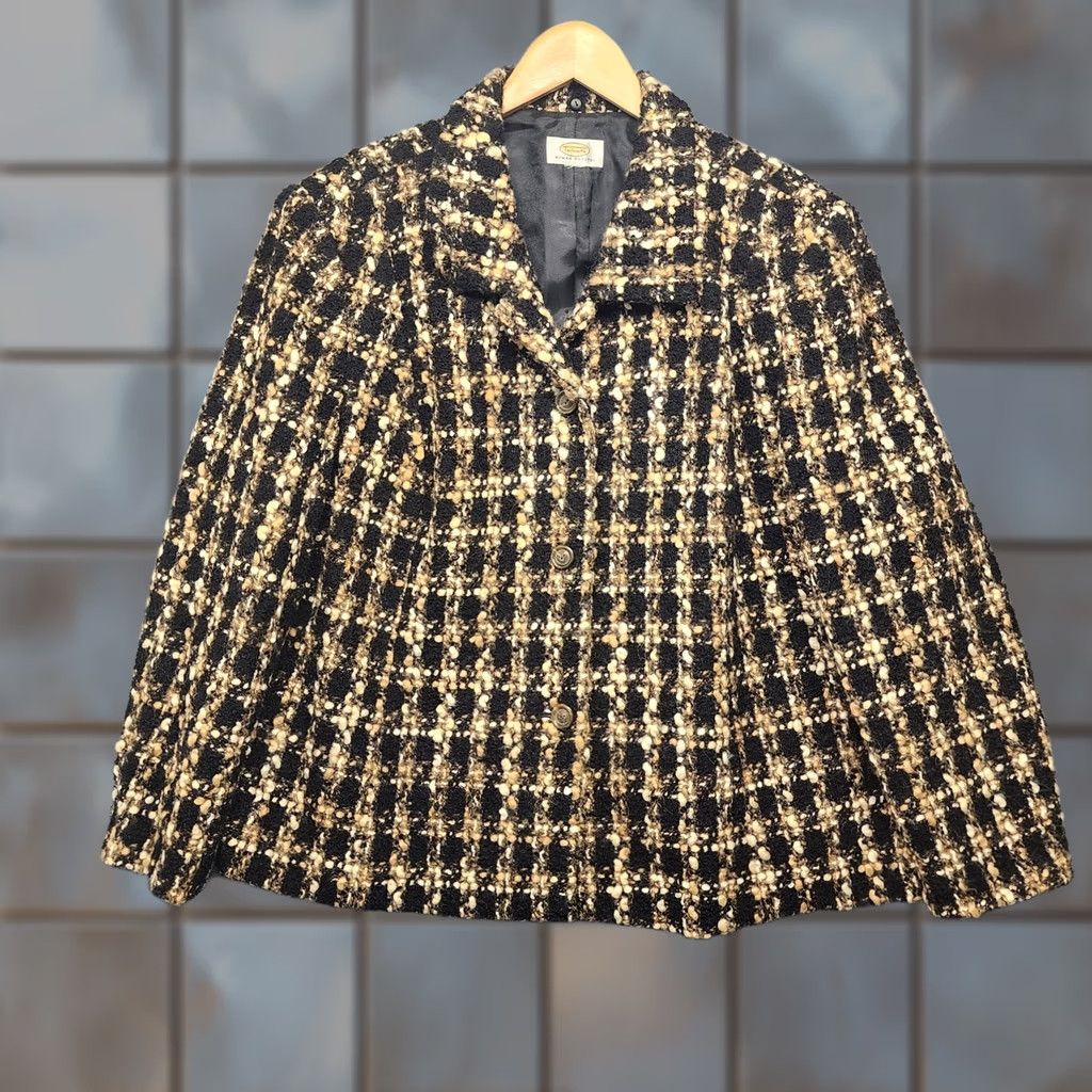 Talbots VINTAGE Talbots Woman Petites 2X Blazer Wool Blend Boucle Black Tan Office Career Mens Womens Size XXL / US 16-18 / IT 52-54 - 1 Thumbnail