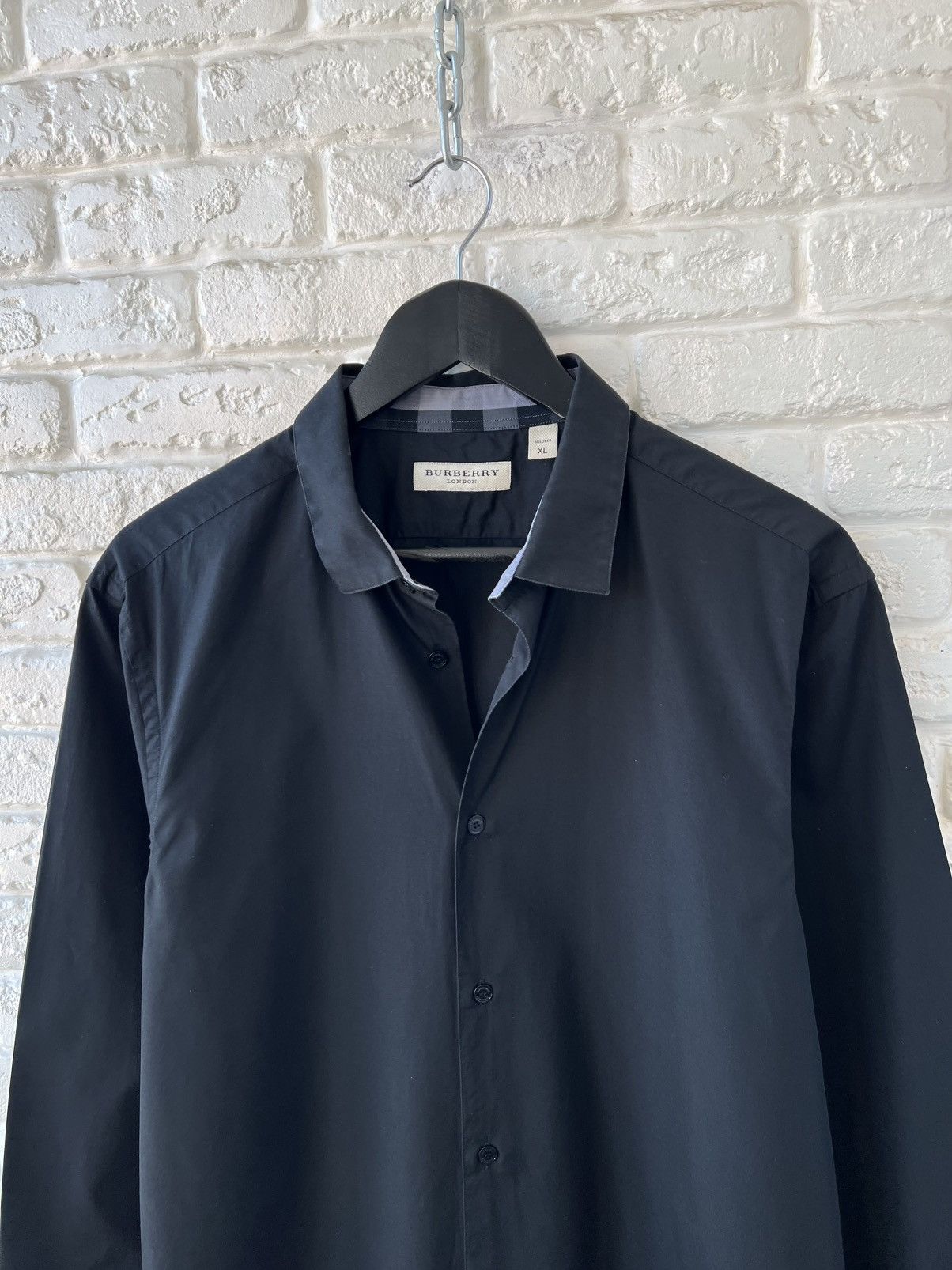 Burberry Burberry London Black Button Up Shirt Size US XL / EU 56 / 4 - 2 Thumbnail