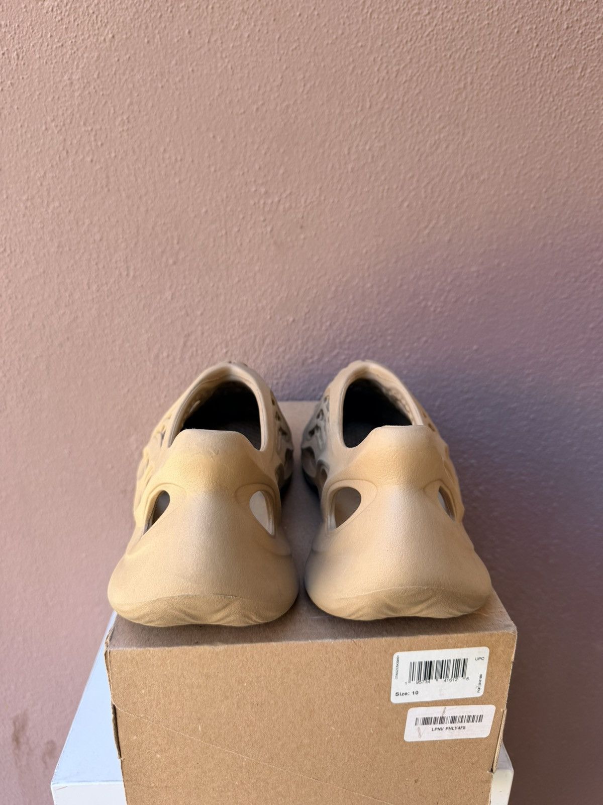 Yeezy adidas Yeezy Foam Runner Beige Slip-On Foam size 10 Size US 10 / EU 43 - 5 Thumbnail