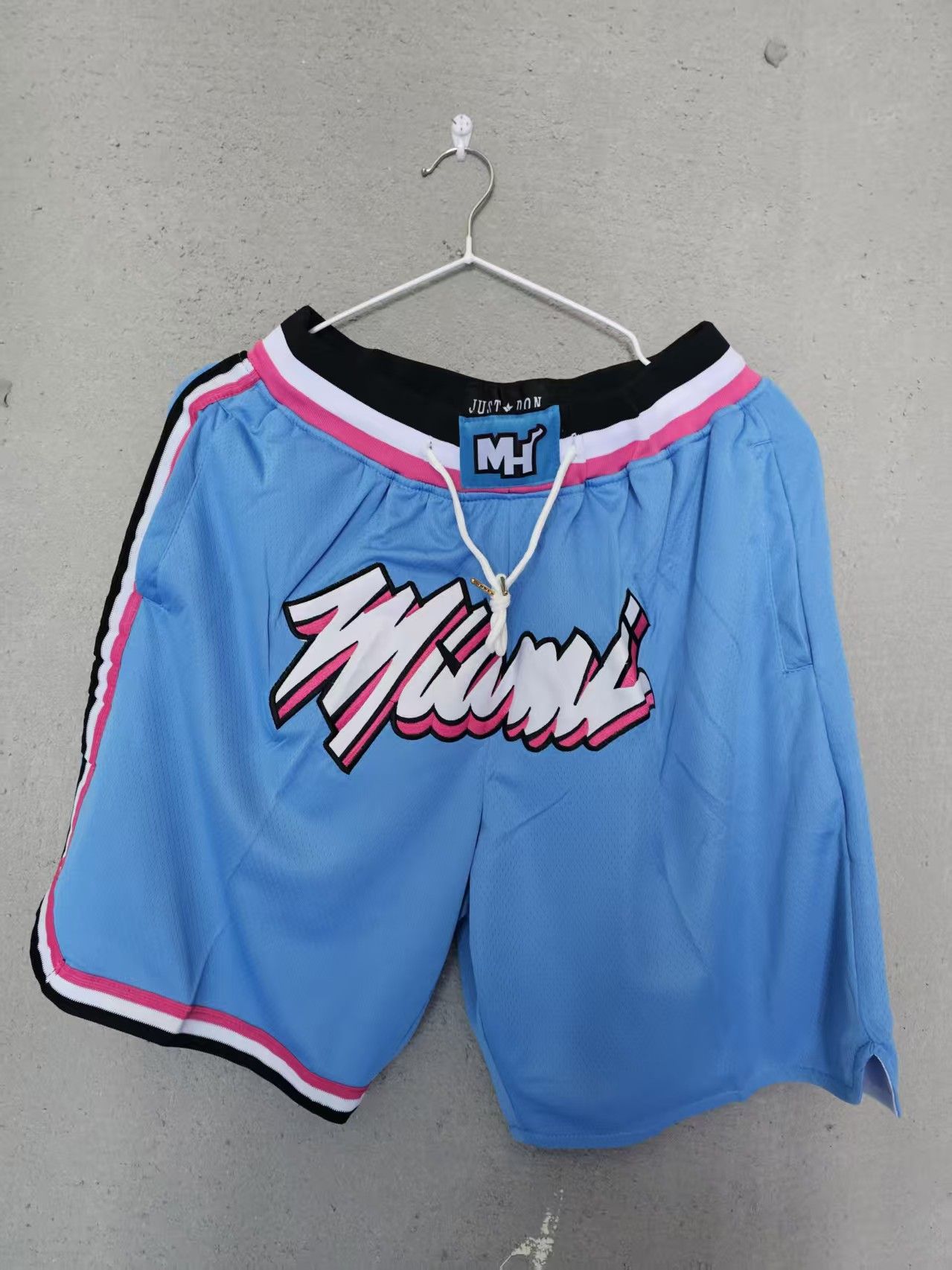 NBA Miami Heat Short Pocket M Size Size US 32 / EU 48 - 1 Thumbnail