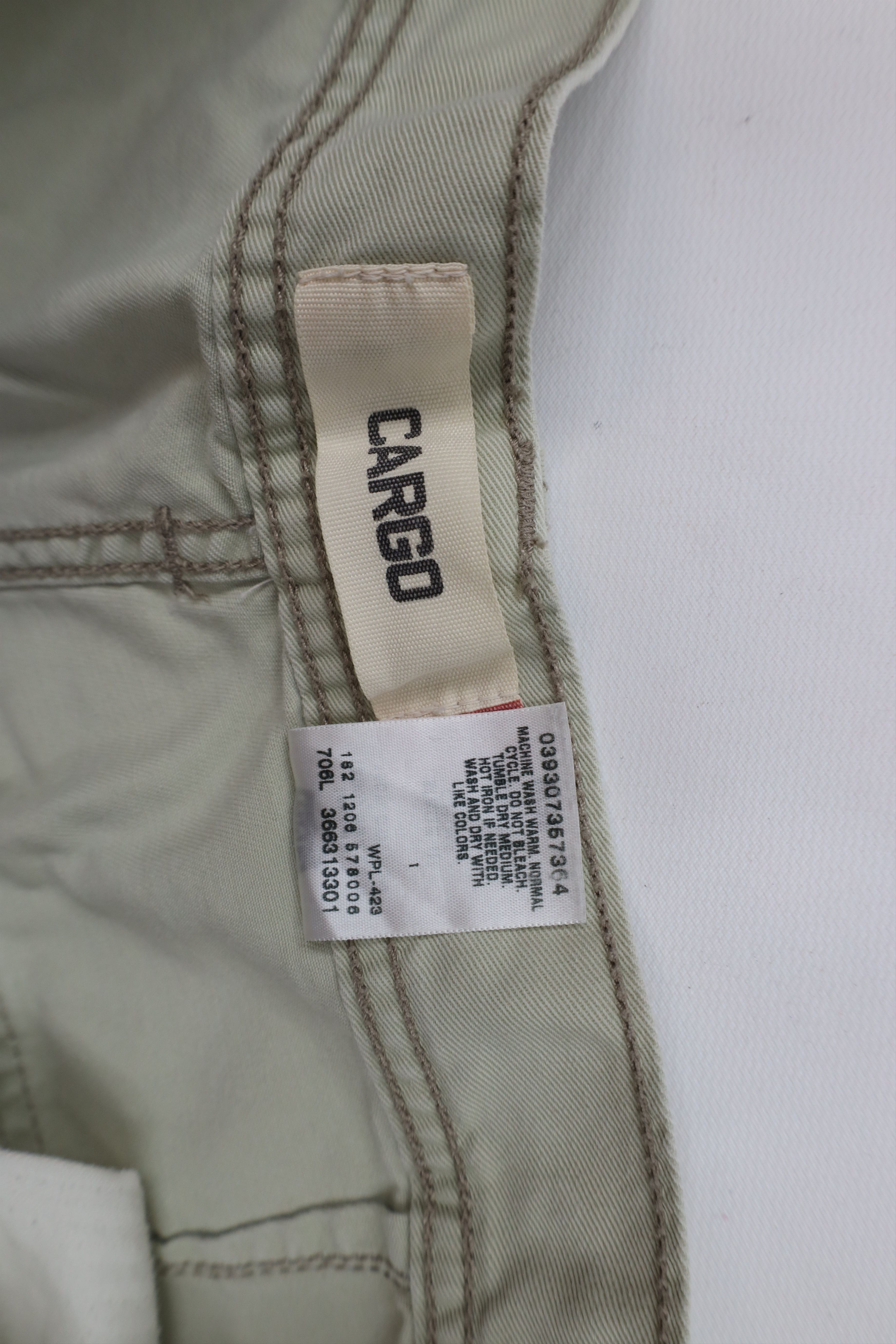 Levi's Vintage Y2K 2006 Levis Baggy Fit Cargo Shorts Beige Cotton Size US 36 / EU 52 - 9 Thumbnail