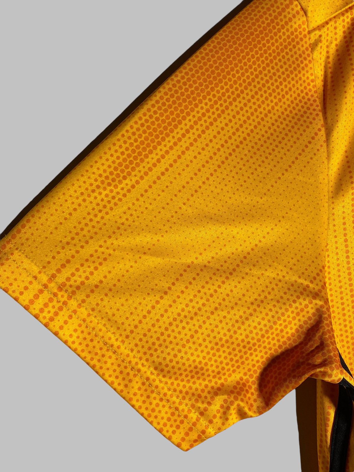 Adidas Adidas FC Wolves Wolverhampton 2019 Home Football Shirt Size US M / EU 48-50 / 2 - 12 Thumbnail