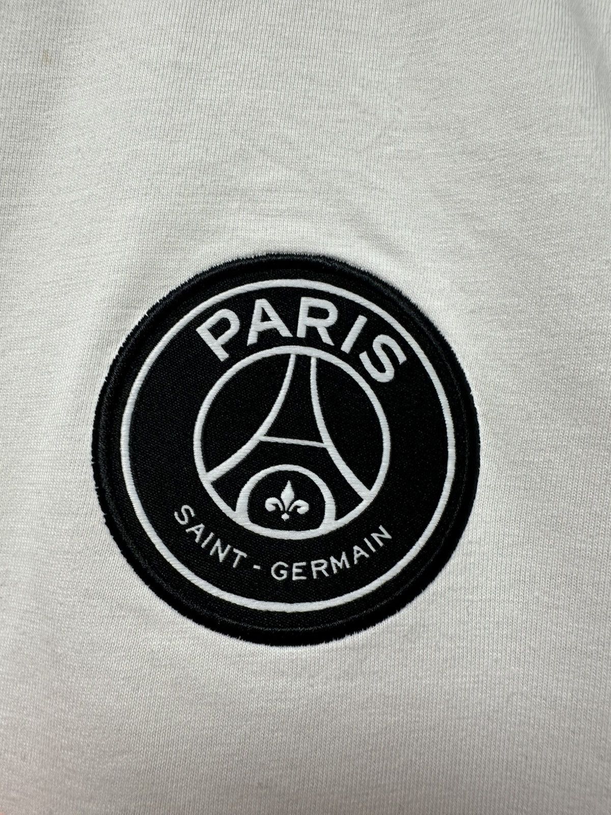 Jordan Brand PSG Paris France Nike Air Jordan T-shirt Soccer Jersey Size US M / EU 48-50 / 2 - 3 Thumbnail