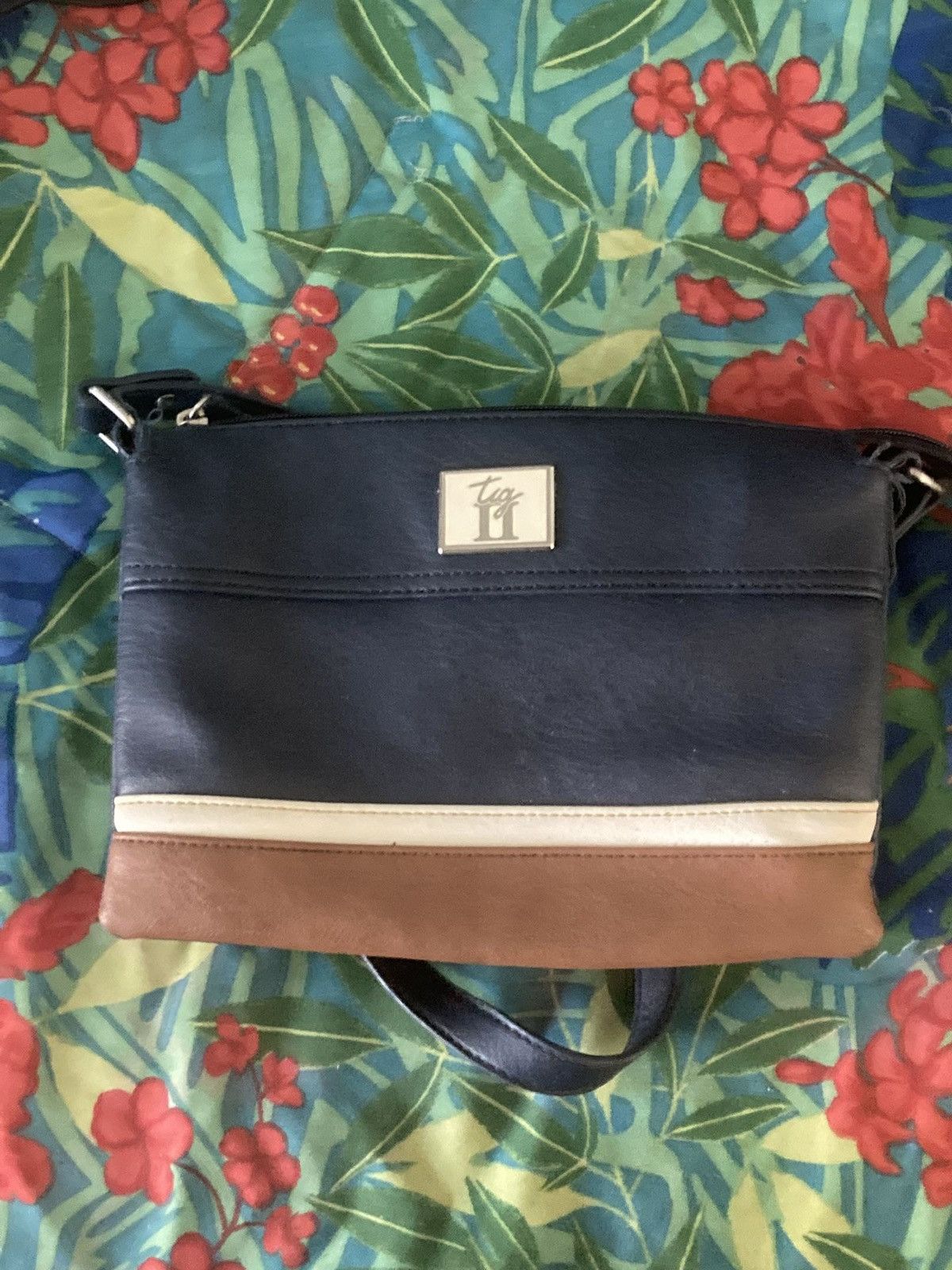 Other Stylish, Durable And Functional Purse Size ONE SIZE - 1 Thumbnail