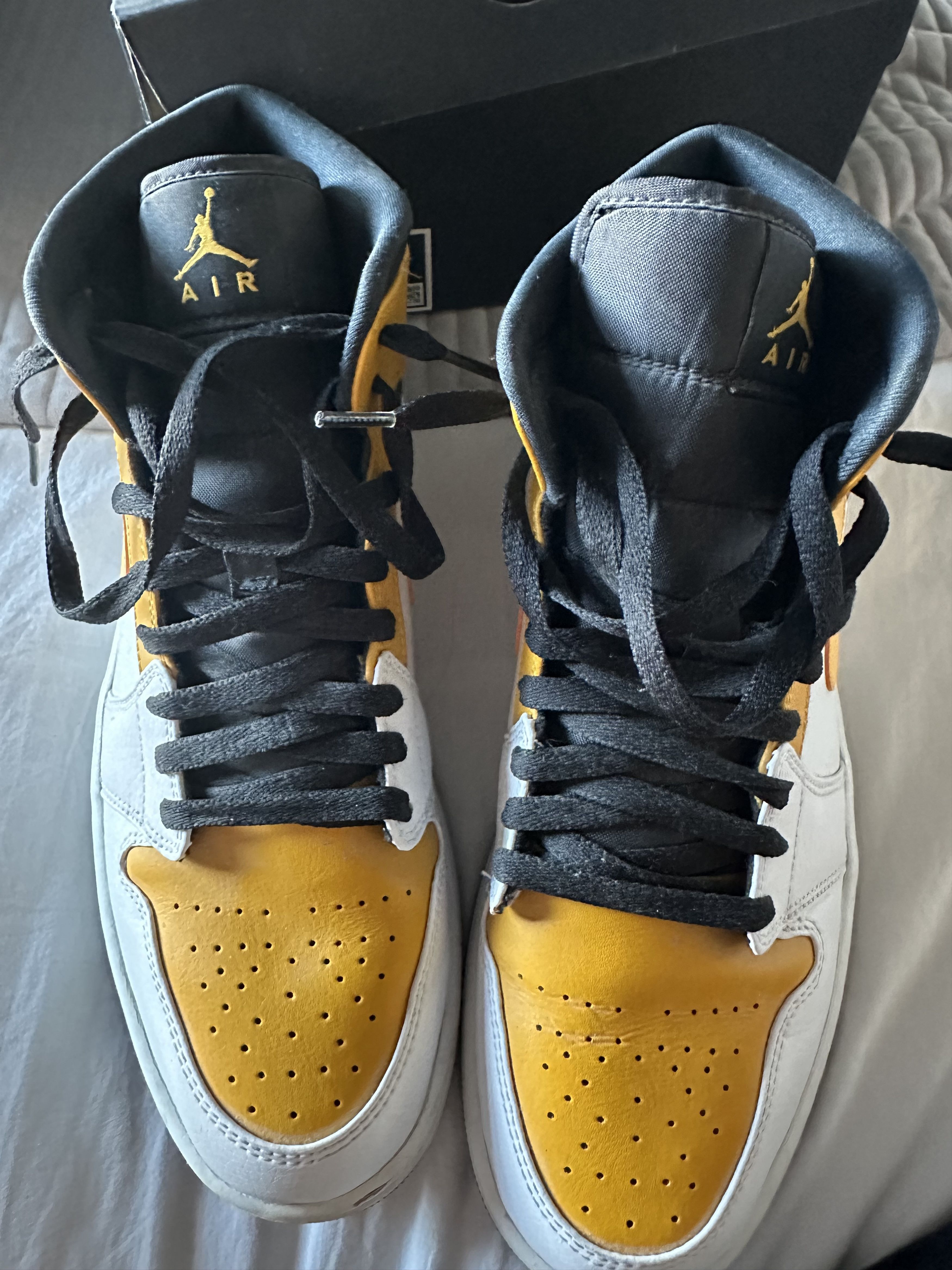 Nike Jordan 1 University Gold UK10 / US11 Size US 11 / EU 44 - 1 Thumbnail