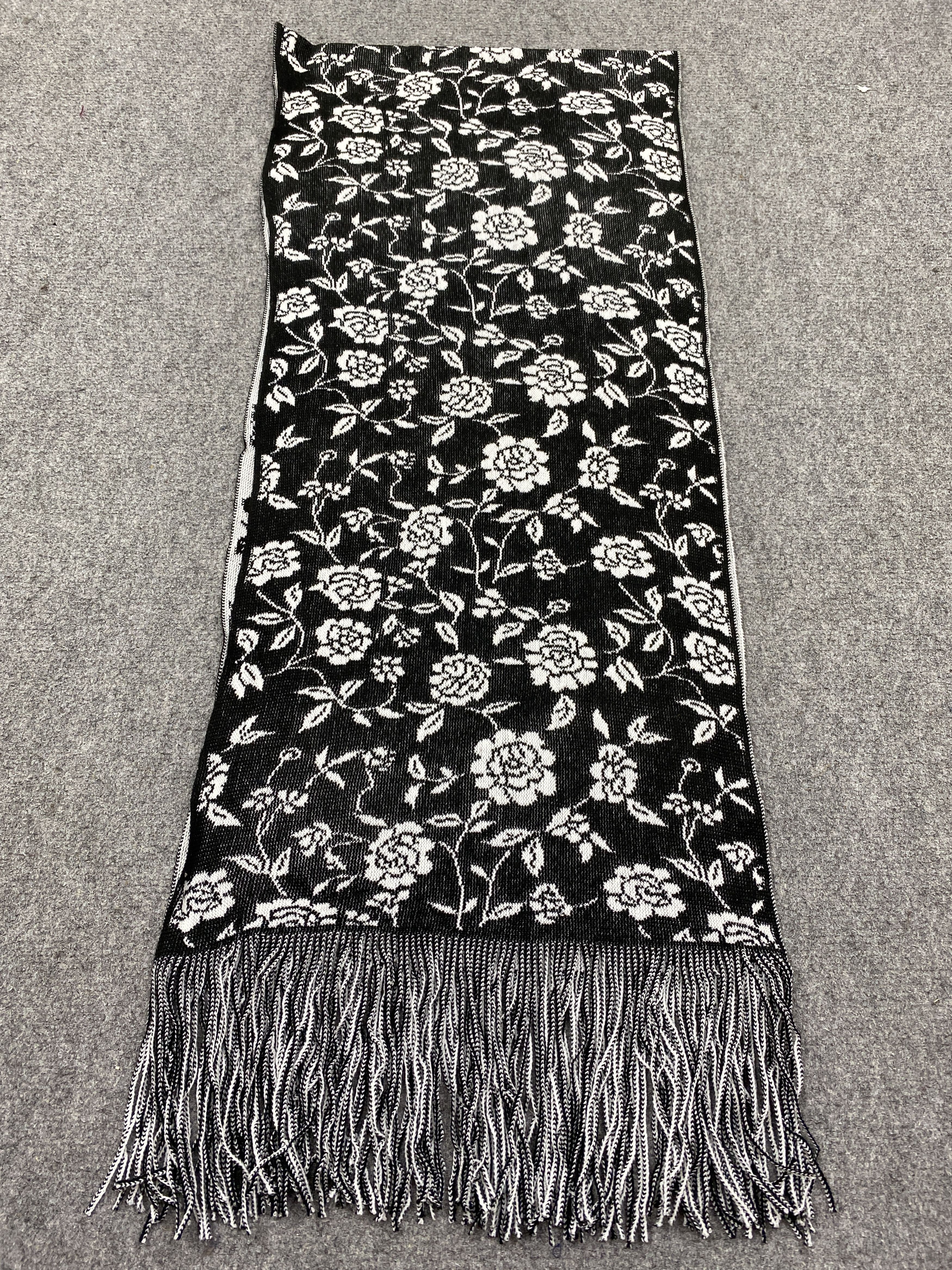 Japanese Brand Japanese Floral Scarf / Muffler / Neckwear SC0351 Size ONE SIZE - 4 Thumbnail
