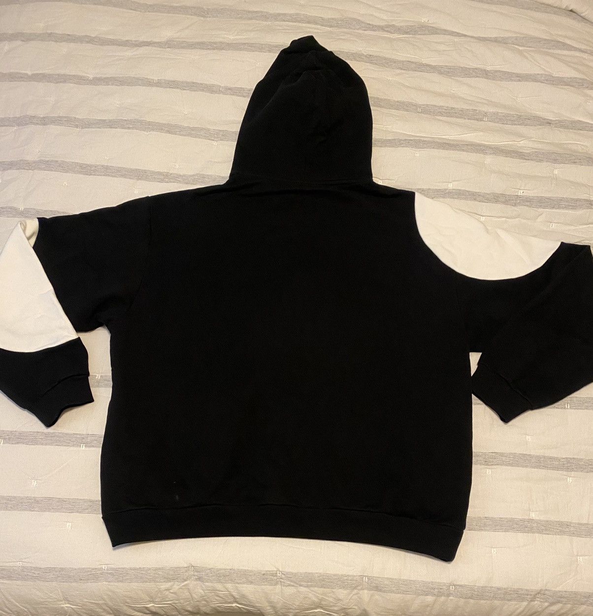 Marni Marni Oversized Polka Dot Hooded Sweatshirt Sz 54 NWT Size US XXL / EU 58 / 5 - 20 Thumbnail