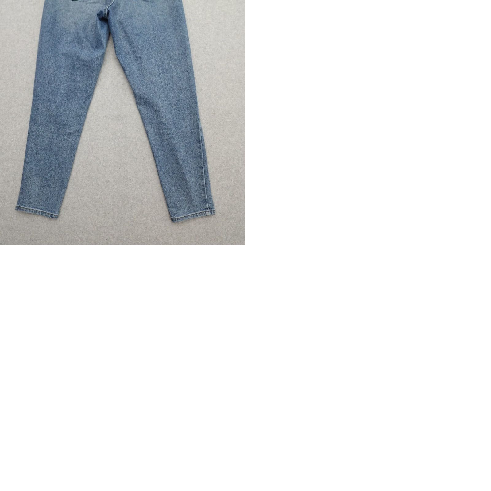 Levi's Levi's Silvertab Jeans Womens 26 (26X26) Light Wash Mom Distressed Blue 90s Style Womens Jeans Size 26" / US 2 / IT 38 - 10 Thumbnail