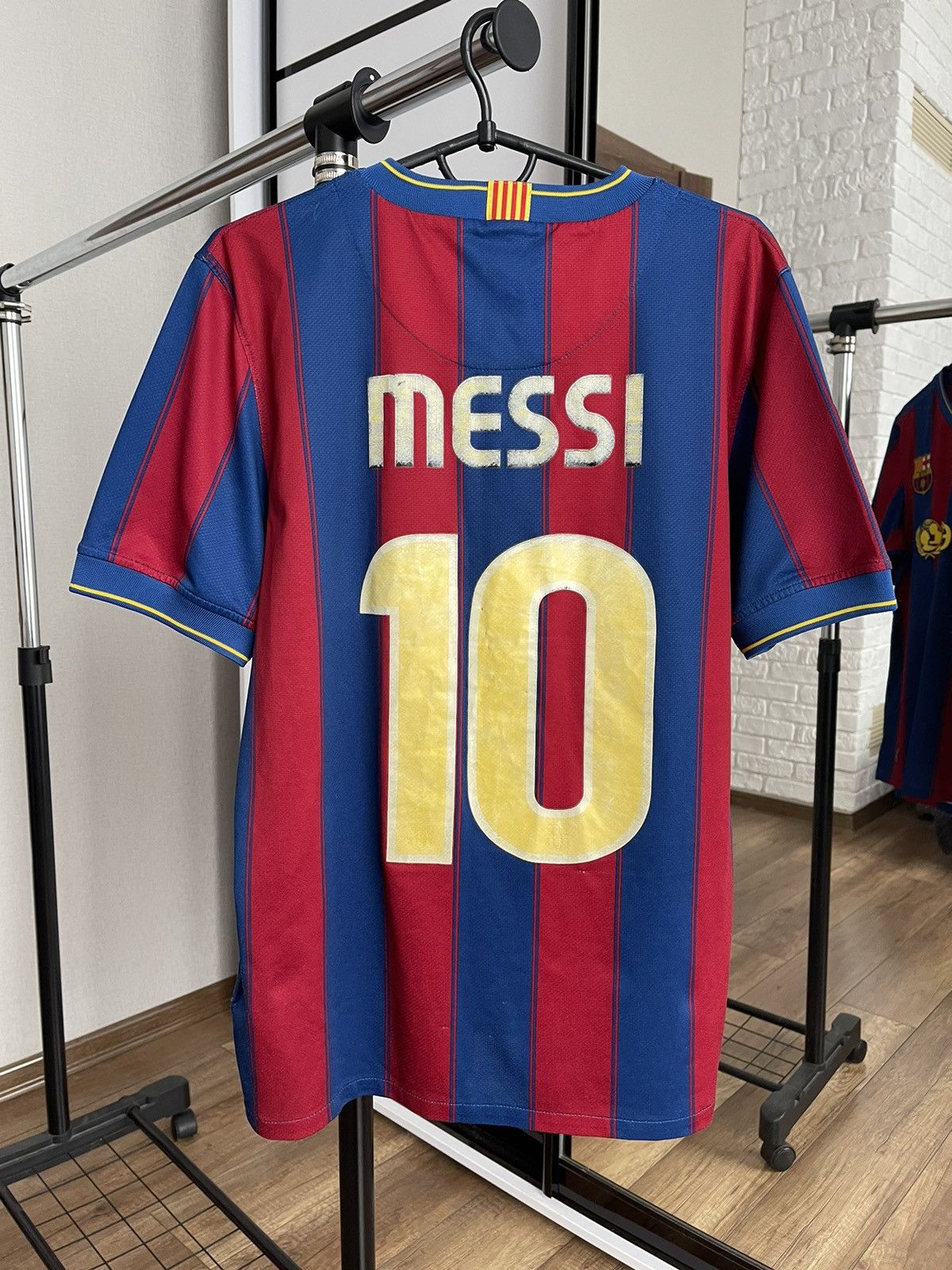 Other 2009/2010 Nike FC Barcelona Messi Vintage Soccer Jersey Tee Size US S / EU 44-46 / 1 - 1 Thumbnail