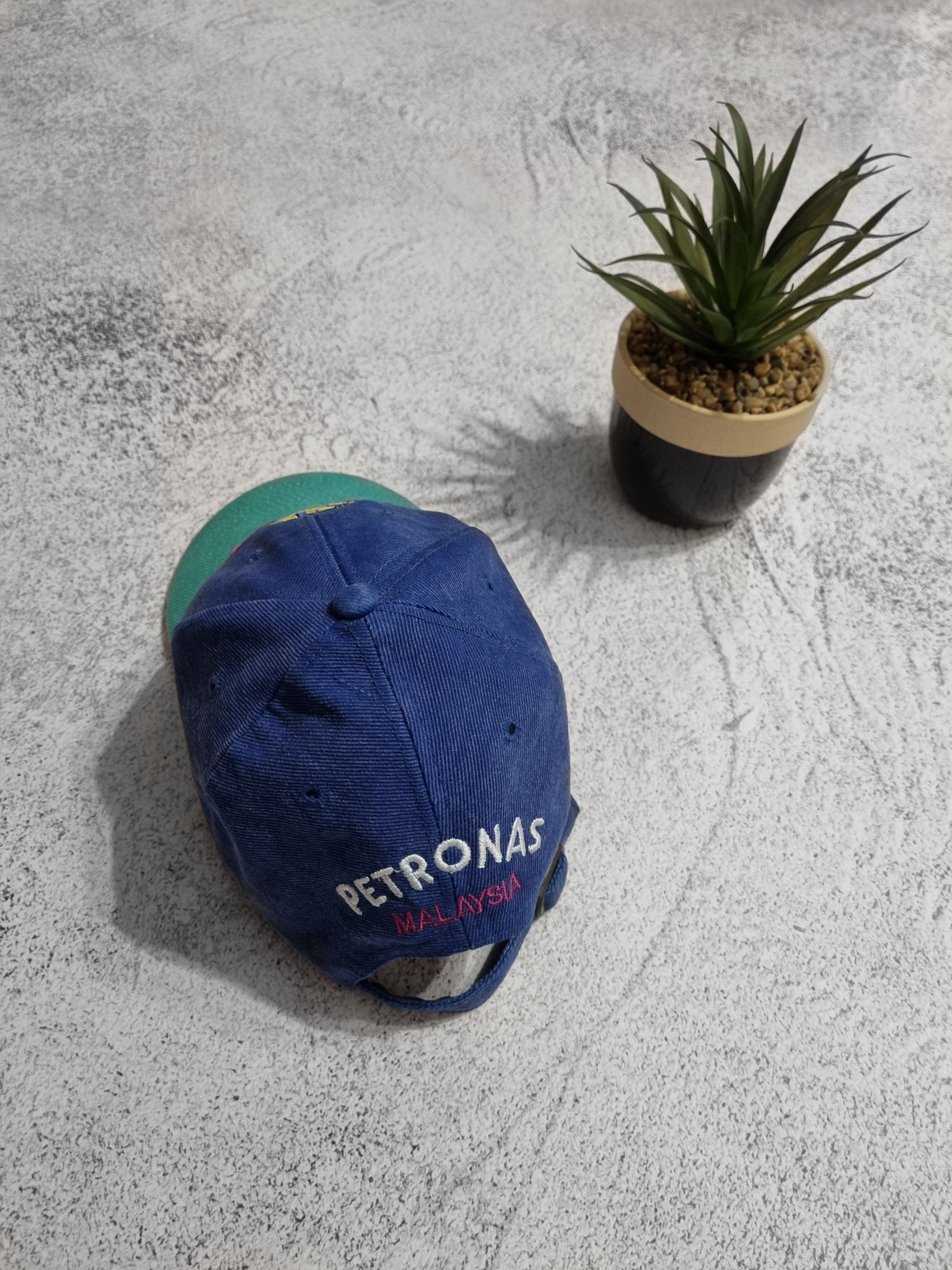 Red Bull × Vintage Vintage Red Bull 90’s Sauber Petronas Racing Cap Hat Size ONE SIZE - 6 Thumbnail