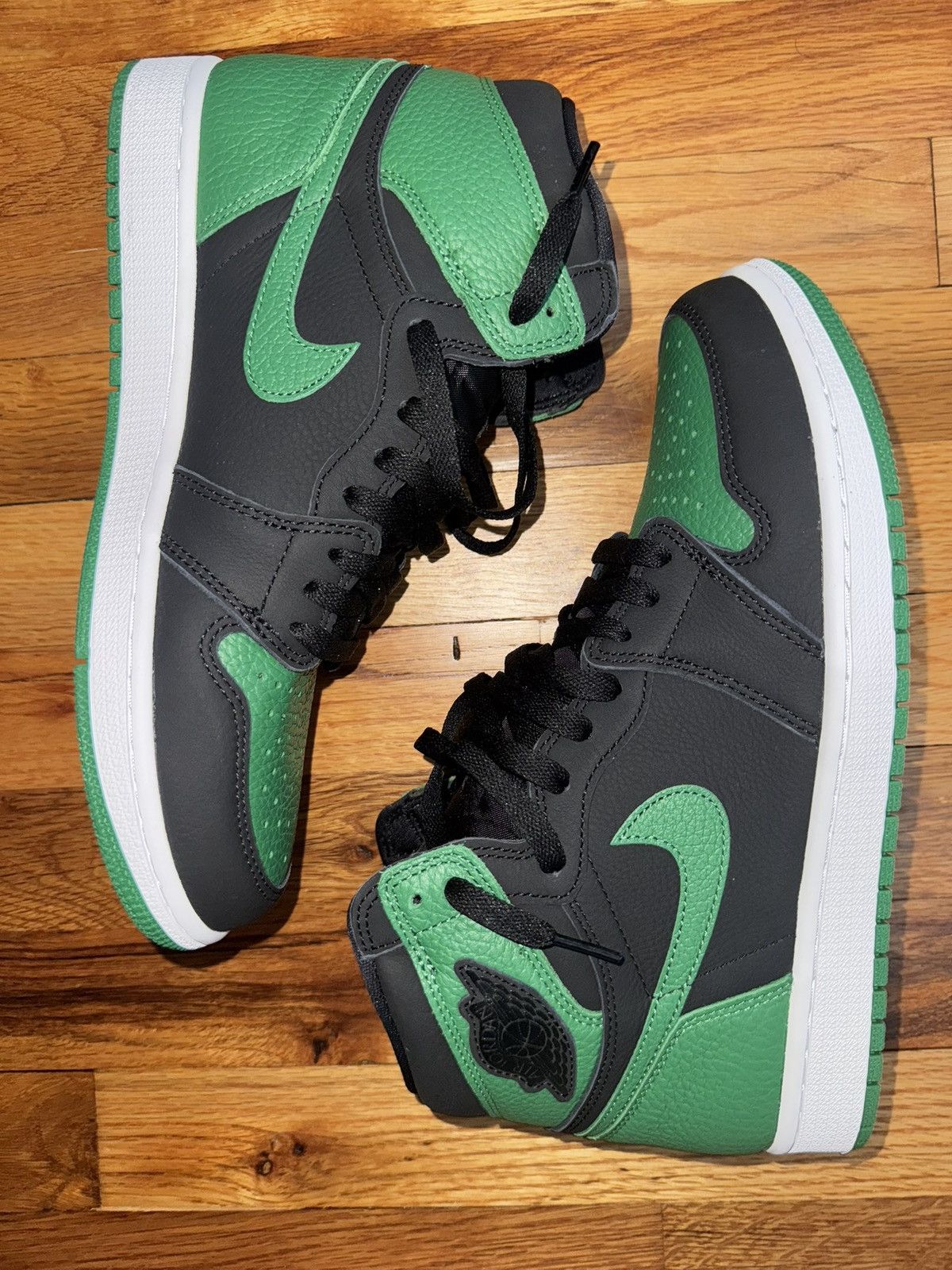 Nike Nike Pine Green 1s Size US 9.5 / EU 42-43 - 3 Thumbnail