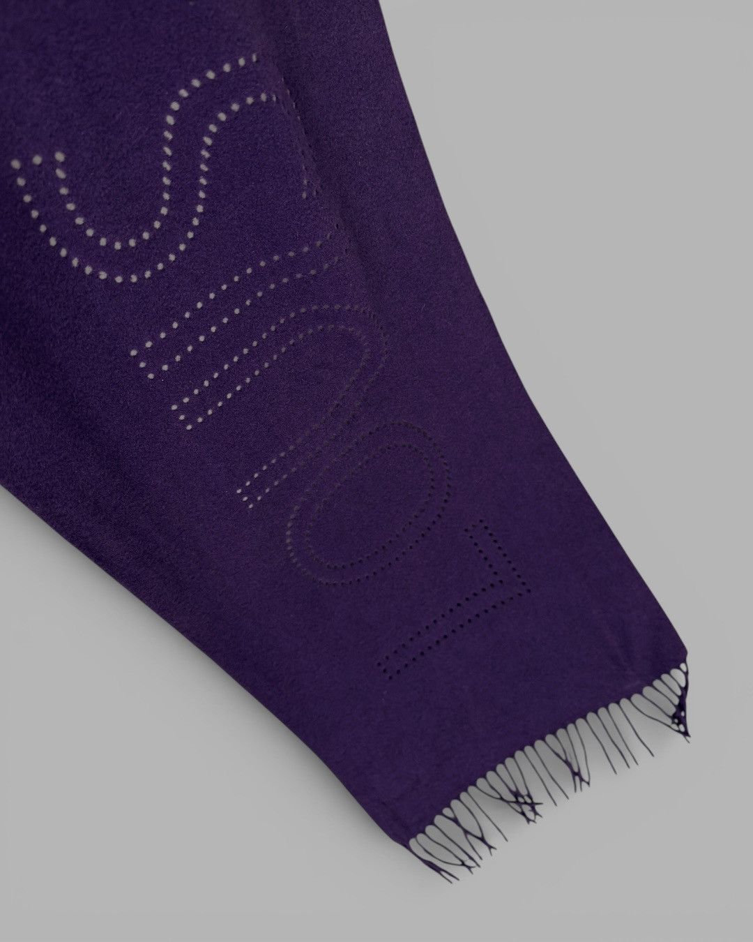 Louis Vuitton Authentic Louis Vuitton Pure Cashmere Scarf Shawl Size ONE SIZE - 11 Thumbnail