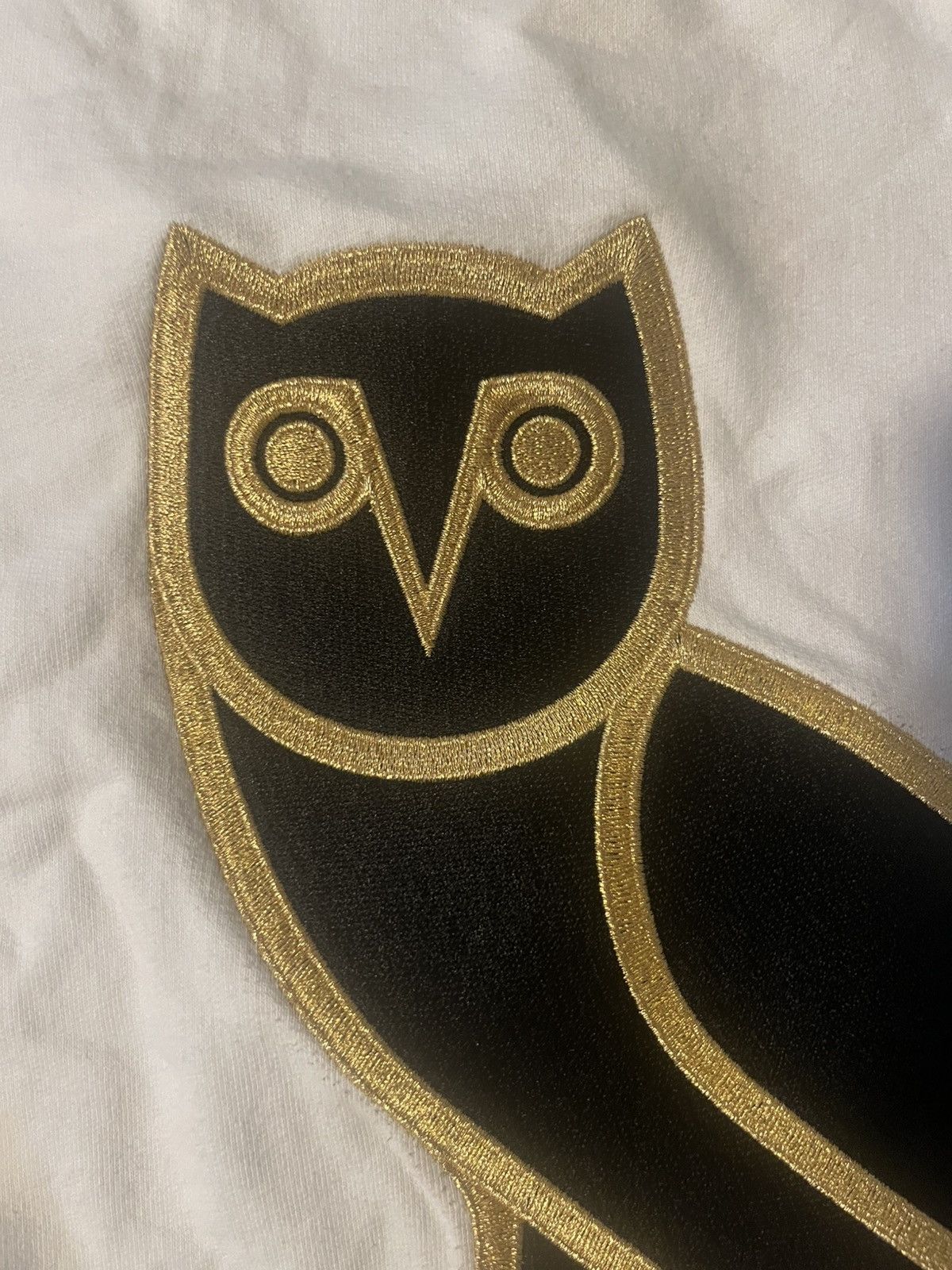 Drake OVO OG Owl Crewneck SS23 White/Gold Size US M / EU 48-50 / 2 - 2 Thumbnail