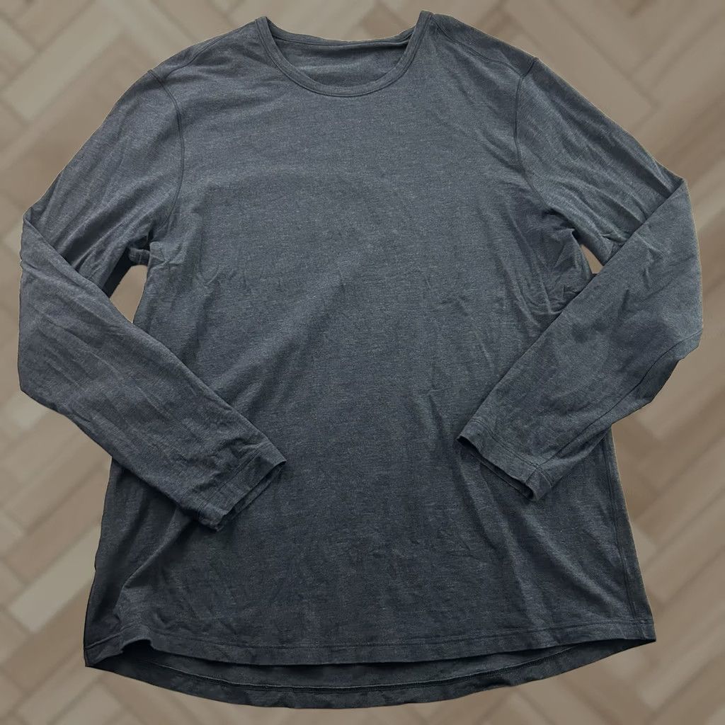 Lululemon Lululemon Long Sleeve T-Shirt Men Blue Large Size US L / EU 52-54 / 3 - 1 Thumbnail