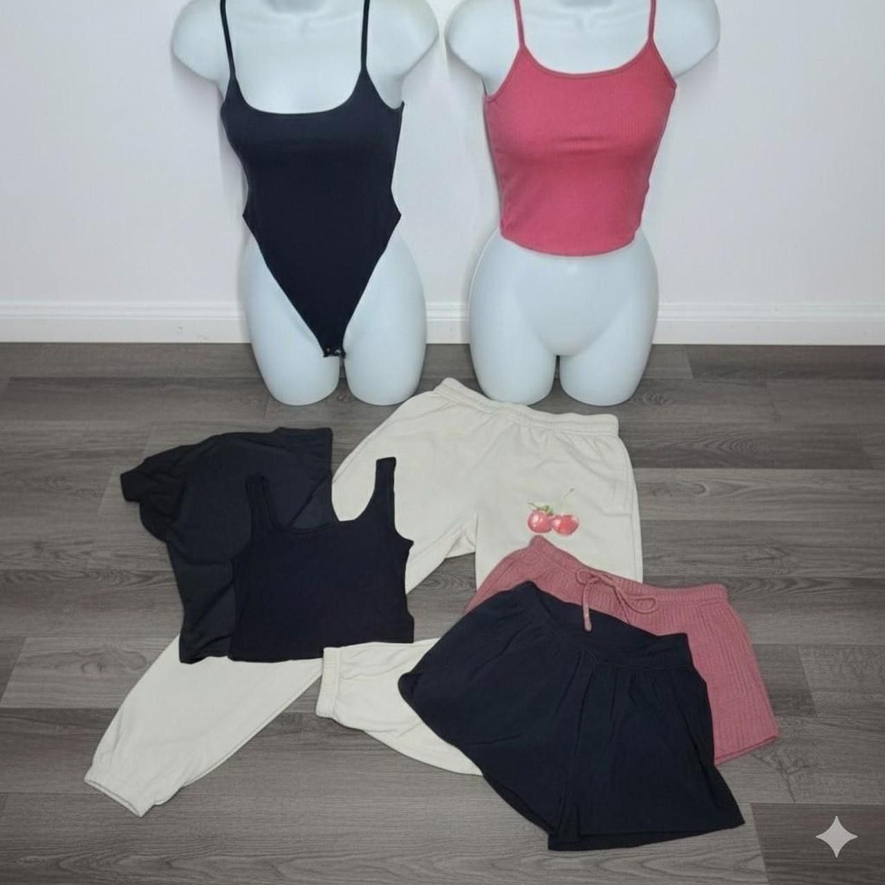 Other XS/S 7 Pc Bundle Jogger Pants Shorts Tank Crop Tops Body Size S / US 4 / IT 40 - 1 Thumbnail