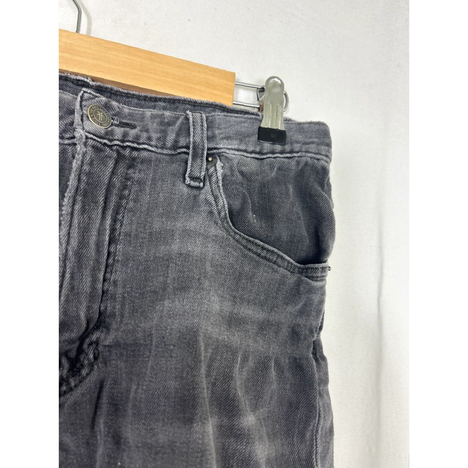 Frye Frye Womens Cut-Off Jean Short Black 30 Raw Hem 30x5 Womens Mens? Size 30" / US 8 / IT 44 - 4 Thumbnail