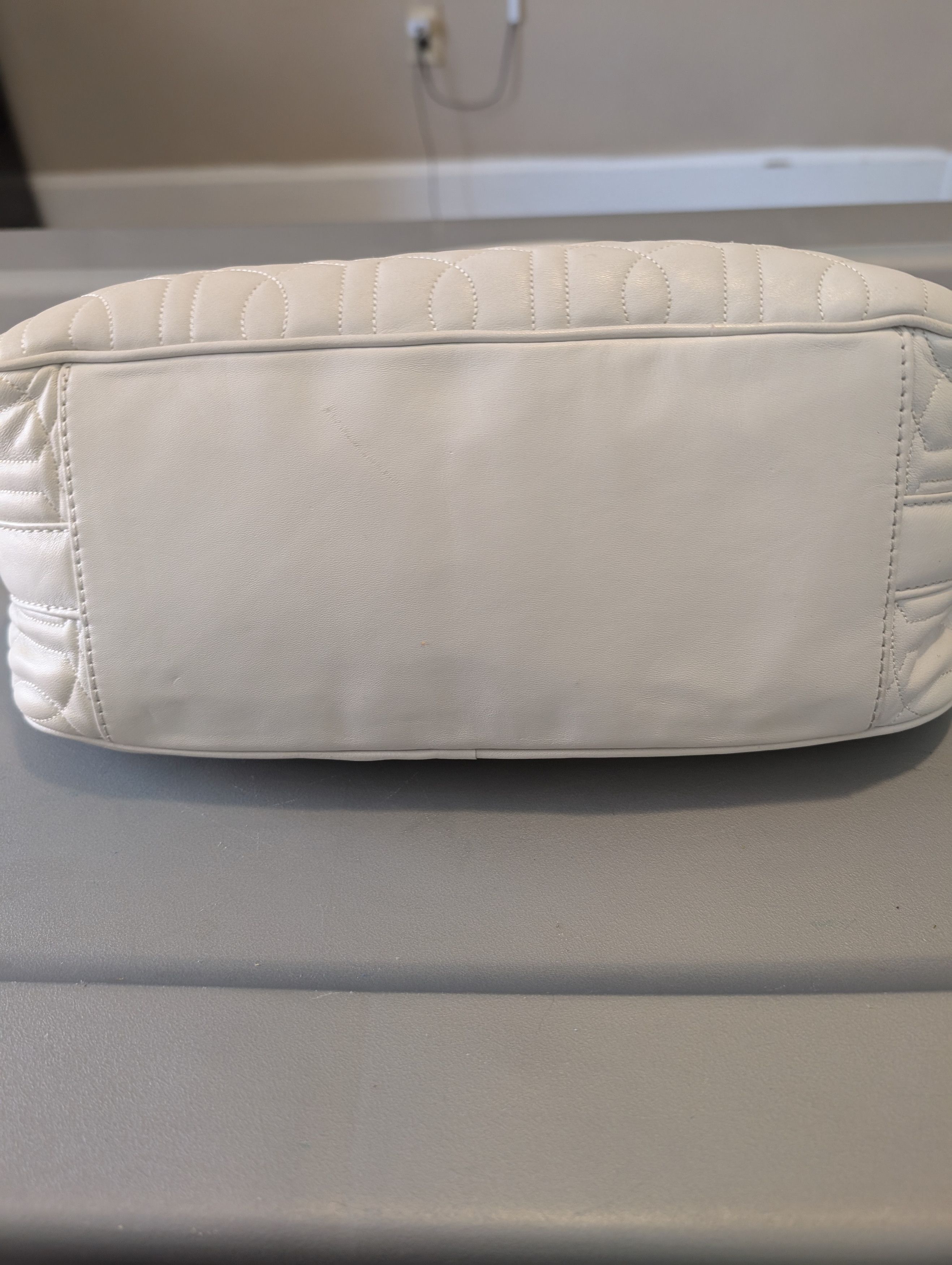 Donald Pliner Donald J Pilner Arctic White Quilted Leather Bag Size ONE SIZE - 4 Thumbnail