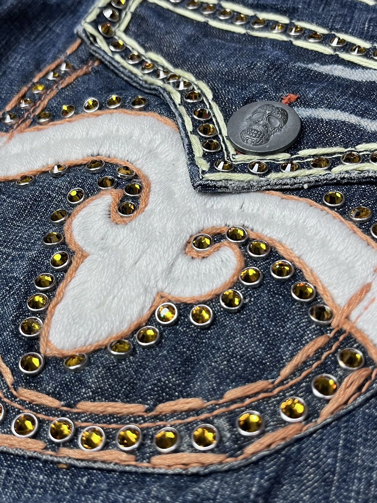 Vintage LAGUNA BEACH Big Stitch Gemstone Studded Skull Button Denim Size US 35 - 18 Thumbnail
