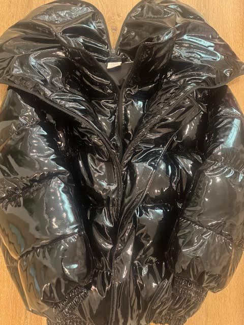 Vetements Vetements AW17 black "Miss Webcam " Puffer Size US M / EU 48-50 / 2 - 21 Thumbnail