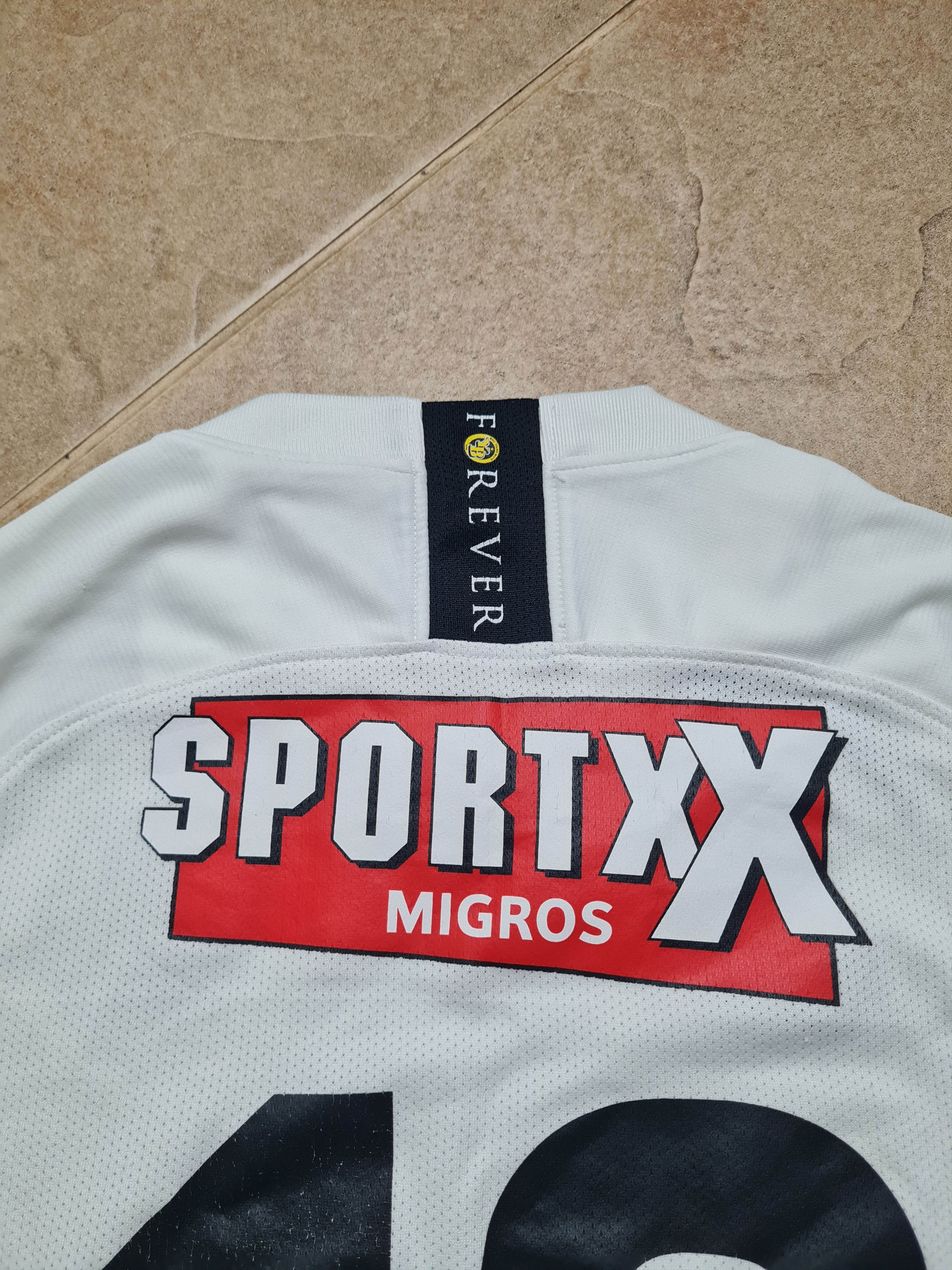 Nike BSC YOUNG BOYS 2019/2020 AWAY SHIRT SOCCER NIKE # 18 NSAME Size US XS / EU 42 / 0 - 25 Thumbnail