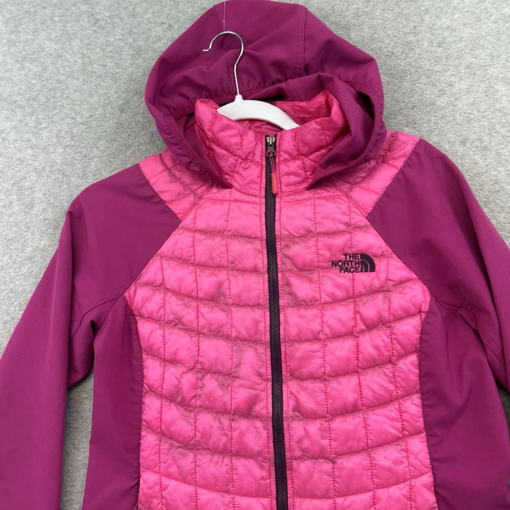 The North Face VINTAGE The North Face Jacket Womens S Pink ThermoBall Primaloft Puffer Coat Hooded Size S / US 4 / IT 40 - 2 Thumbnail
