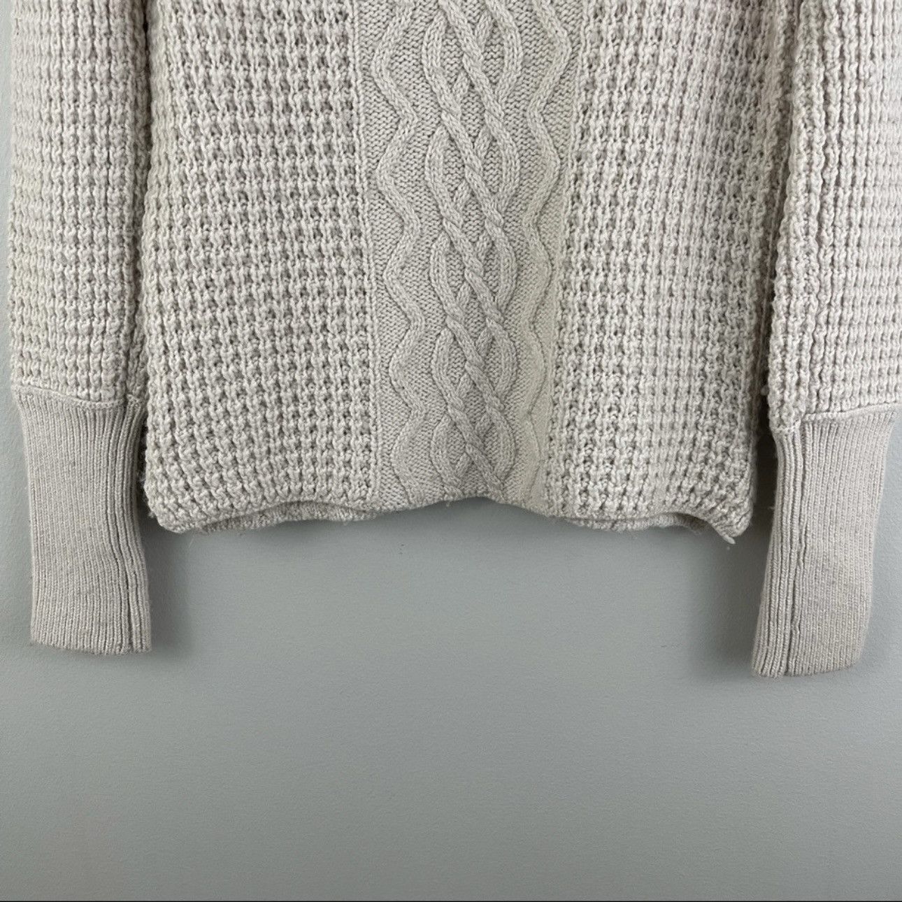 Free People FREE PEOPLE Ivory Creme Aurora Jewel Knit Sweater Size S / US 4 / IT 40 - 10 Thumbnail