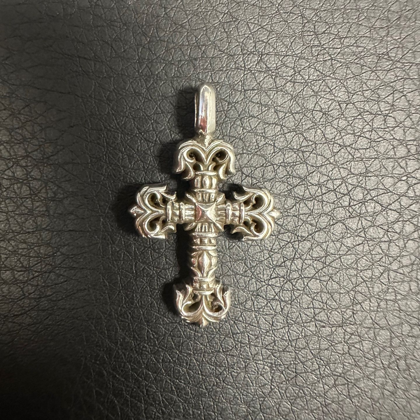 Chrome Hearts Tiny Filigree Cross Charm Size ONE SIZE - 1 Thumbnail