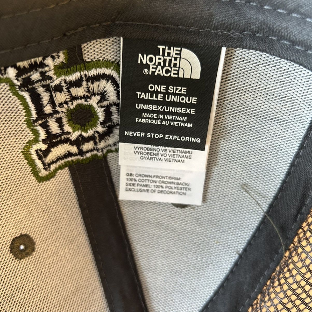 The North Face The North Face green with black mesh trucker hat OSFA Size ONE SIZE - 6 Thumbnail