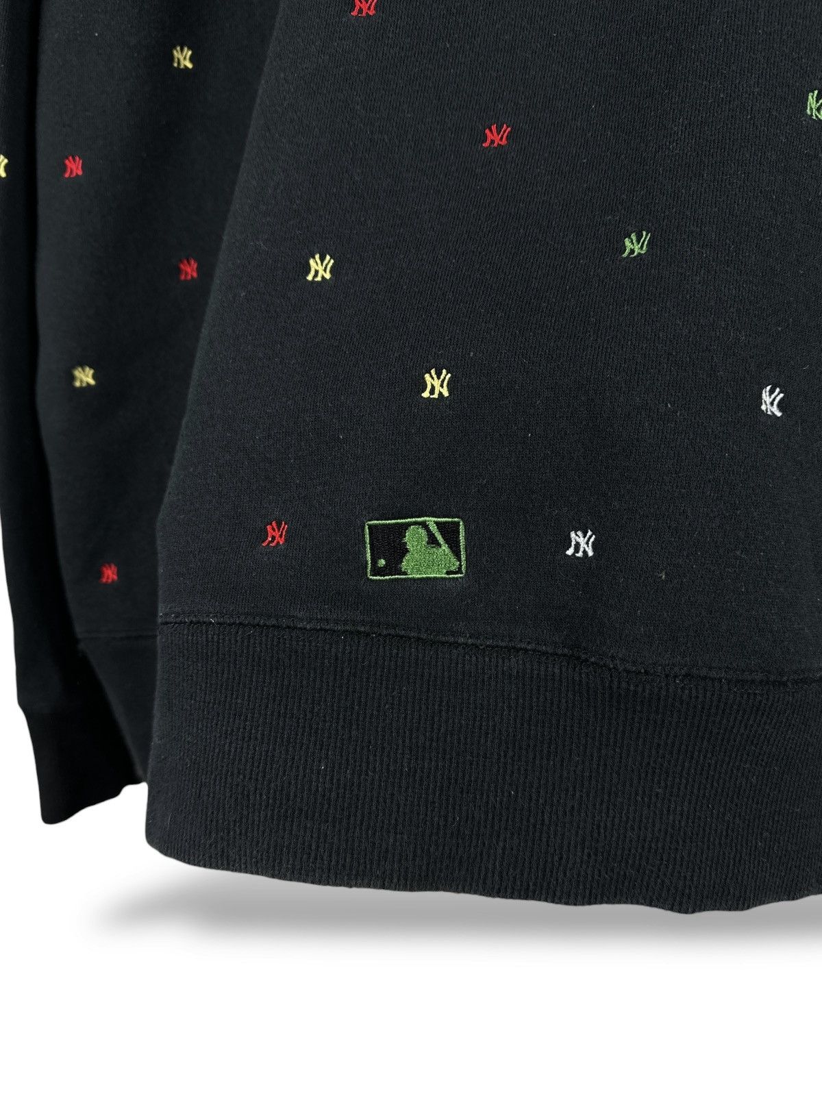 New York Yankees Vintage New York Yankees Majestic MLB Black Hoodie Multilogo Size US XL / EU 56 / 4 - 17 Thumbnail