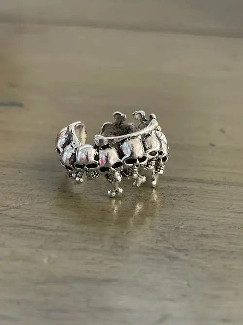 Ring Of Fire Punk skull ring Size ONE SIZE - 2 Thumbnail