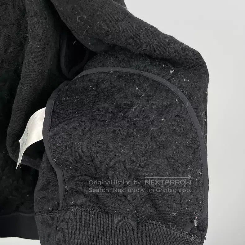 Louis Vuitton Louis Vuitton Black logo embossed cotton hooded drawstring Size US S / EU 44-46 / 1 - 4 Thumbnail