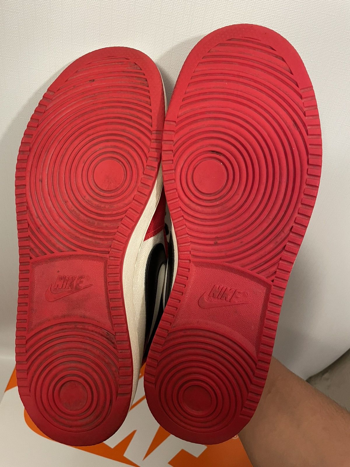 Nike Jordan 1 KO Chicago Size US 10.5 / EU 43-44 - 6 Thumbnail