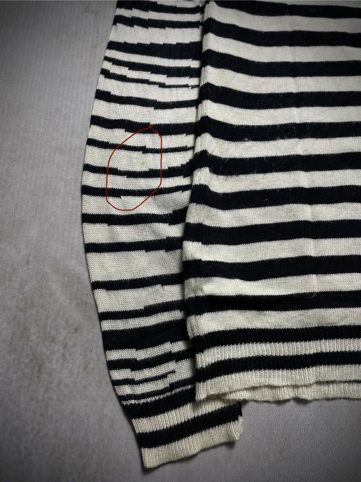 Alexander McQueen Alexander McQueen - Zebra Pattern Knit Size XS / US 0-2 / IT 36-38 - 9 Thumbnail