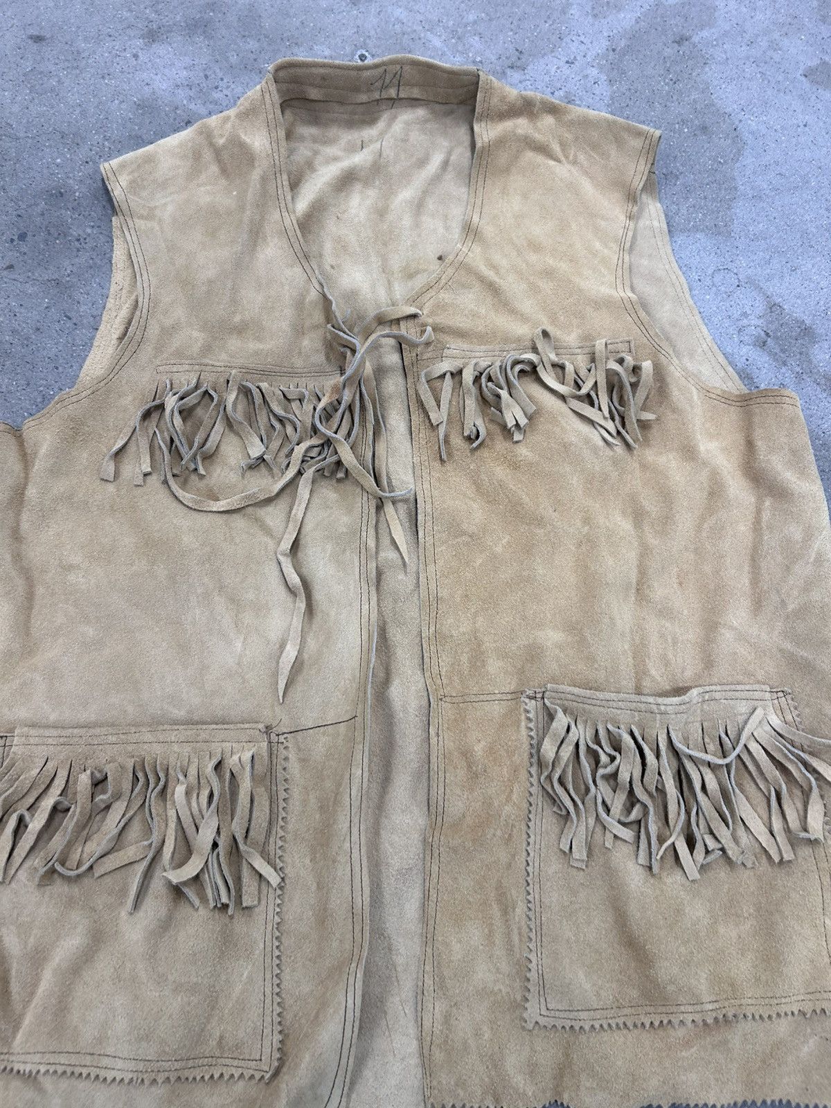 Vintage Rare Vintage 1980s Leather Suede Tassled Vest Large Size L / US 10 / IT 46 - 2 Thumbnail