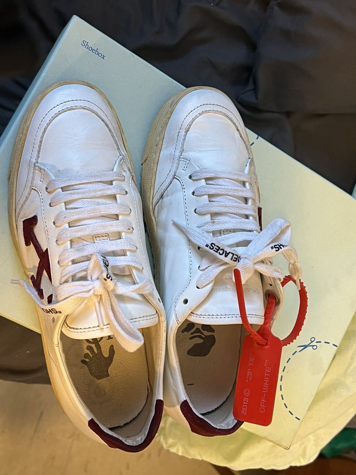 Off-White OFF WHITE white & burgundy 2.0 sneakers Size US 6 / IT 36 - 1 Thumbnail