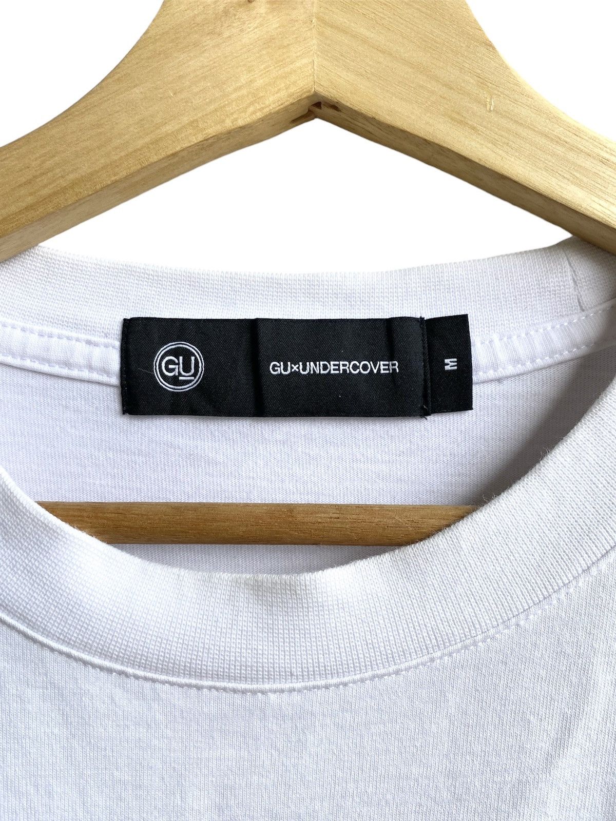 Jun Takahashi × Undercover Undercover x GU Apple white tee Size US M / EU 48-50 / 2 - 2 Thumbnail