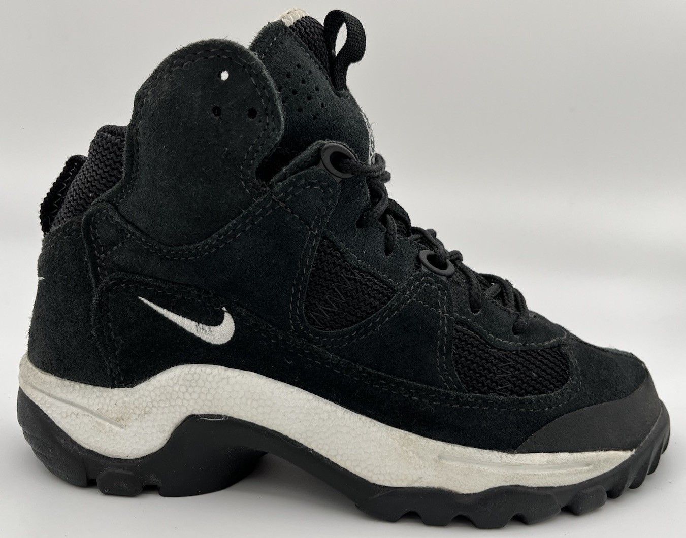 Nike ACG Vtg Nike Air ACG Women’s Size 7.5 Outdoor Black Hiking Boots Size US 7.5 / IT 37.5 - 4 Thumbnail
