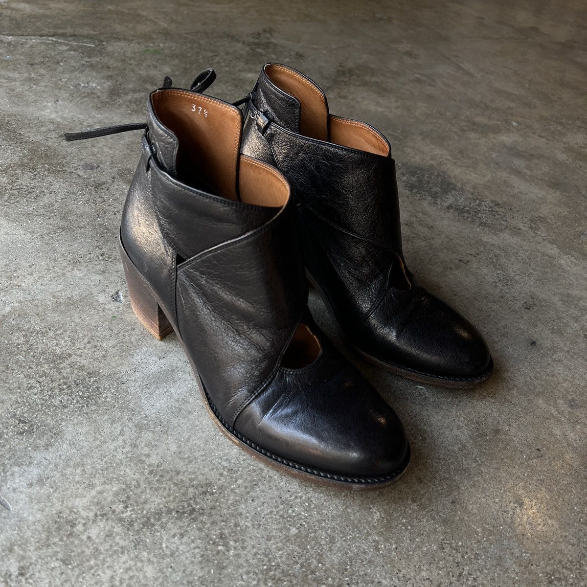 Dries Van Noten Dries Van Noten Back Tie Ankle Boots Size US 7.5 / IT 37.5 - 6 Thumbnail