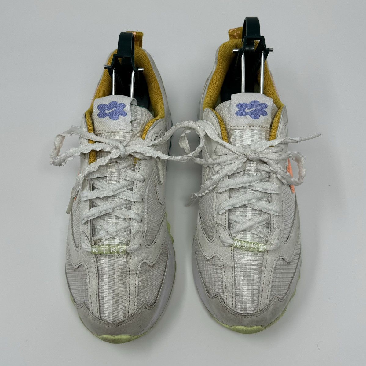 Nike New Nike Air Max Dawn White Size 8 Women's Running Shoes Size US 8 / IT 38 - 3 Thumbnail